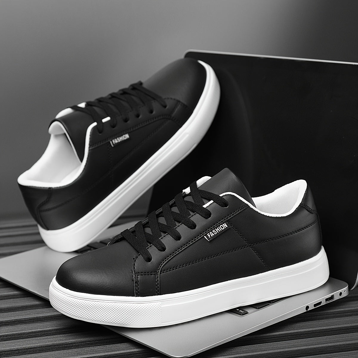 Men's Monochrome Casual Sneakers with White Accents - Comfortable, Easy to Match, Ideal for Everyday Use and Hiking