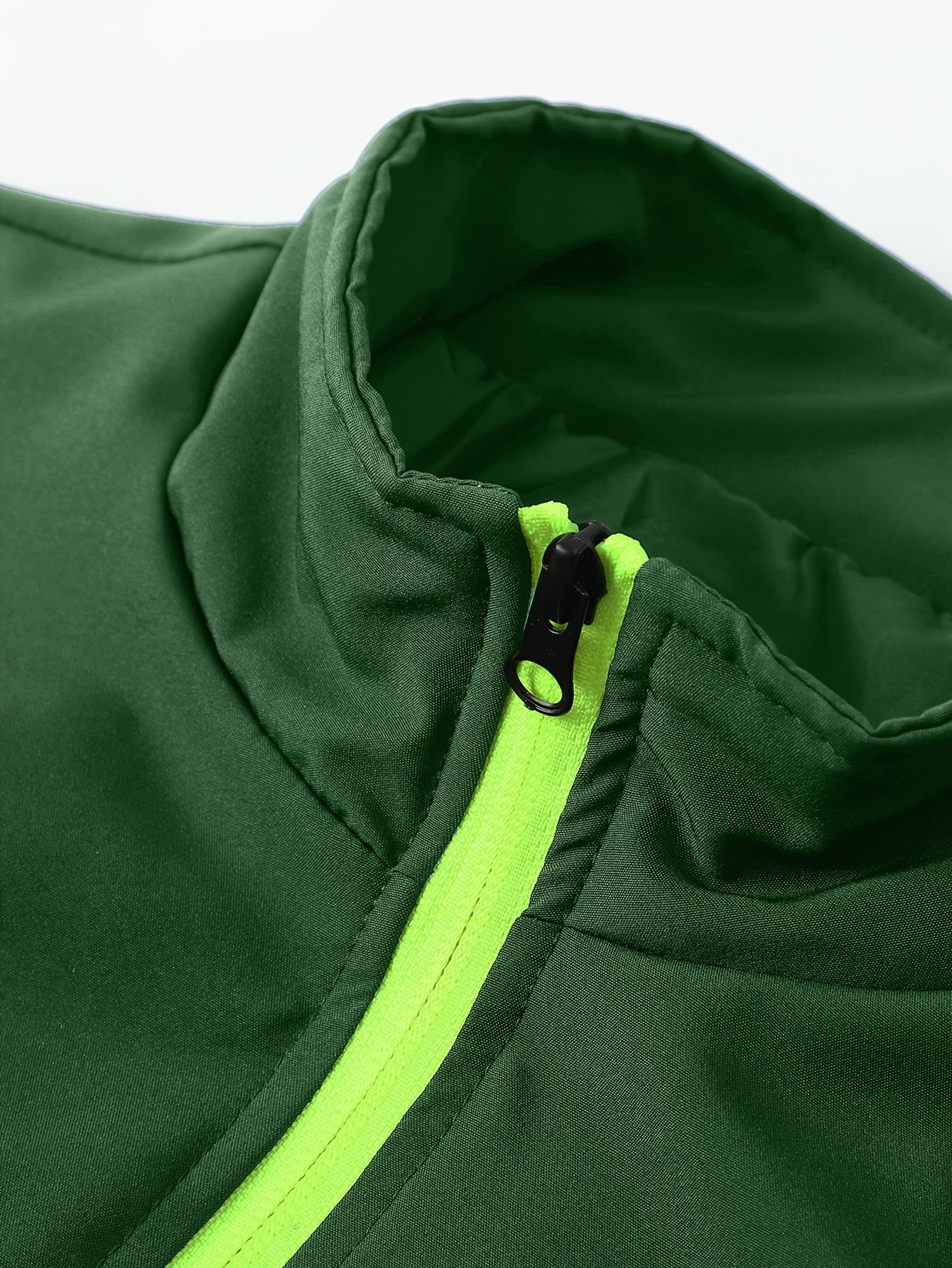 Men's Two-Tone Spliced Jacket and Pants Set in Fluorescent Green with 'Sports' Letter Print, Eye-Catching Fashion Design, Comfortable Soft Fabric, Essential Outfit for Home or Outdoor Wear TZ8030