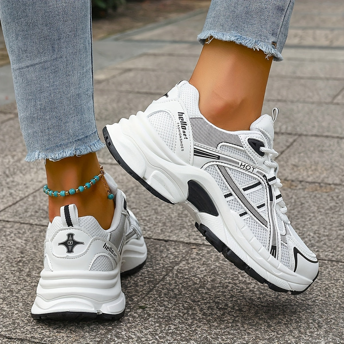Women's Minimalist Black and White Thick-Sole Lace-Up Sneakers with Breathable Mesh Material, Comfortable for Daily Wear and Light Exercise