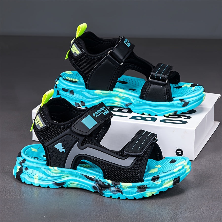 Pair of Boys' Summer Barefoot Sandals with Random Print, Fashionable Buckle Strap Outdoor Beach Sports Sandals Quick-Drying Lightweight EVA Shock Absorption Soles Breathable and Wear-Resistant Casual Sandals