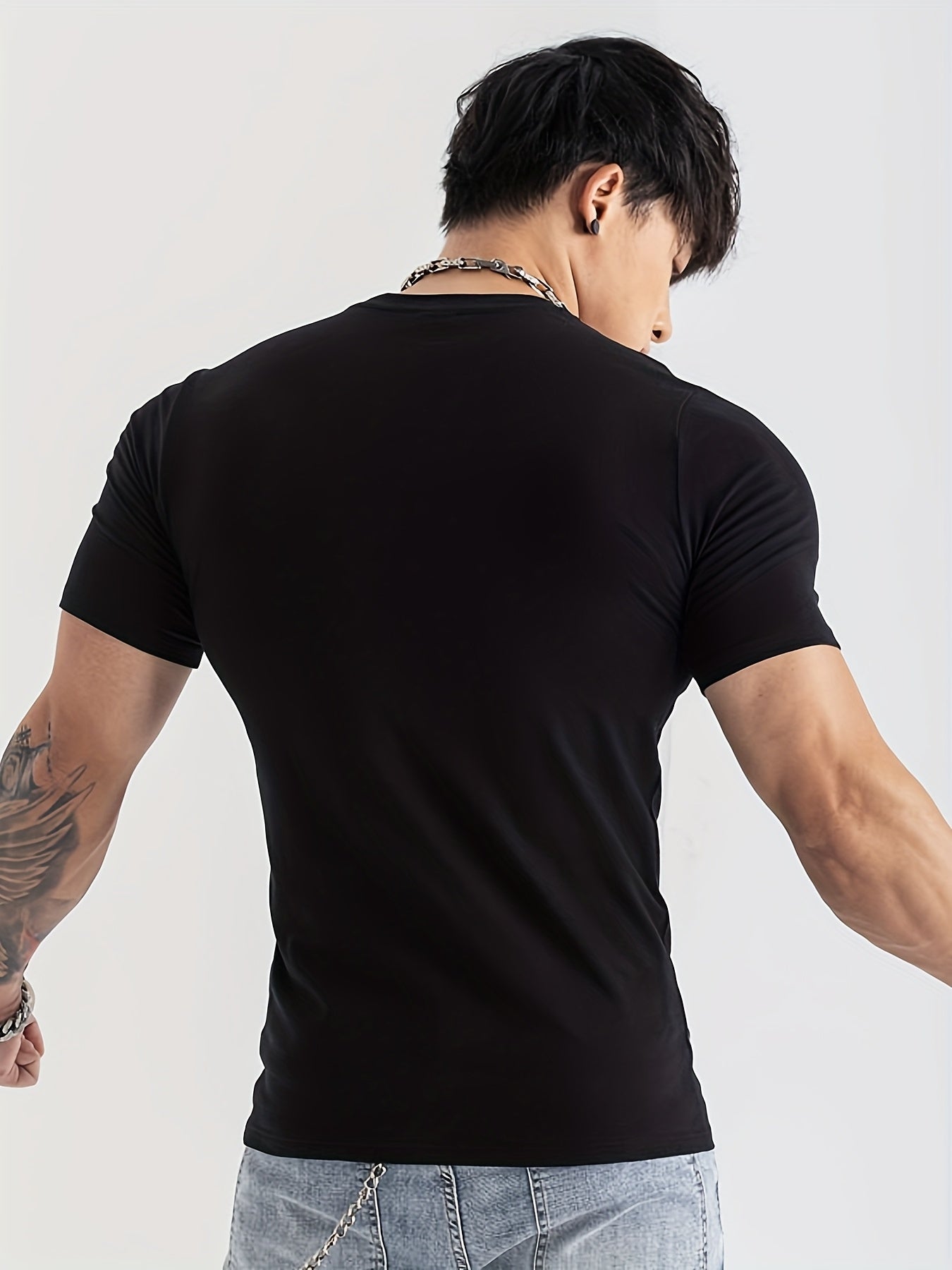 Men's Summer Athletic T-Shirt - Moisture-Wicking Stretch Fabric Slim Fit Round Neck Short Sleeve Tee for Gym, Running, Training - Solid Color Black, Gym Apparel | Machine Washable Top, Gym Shirts
