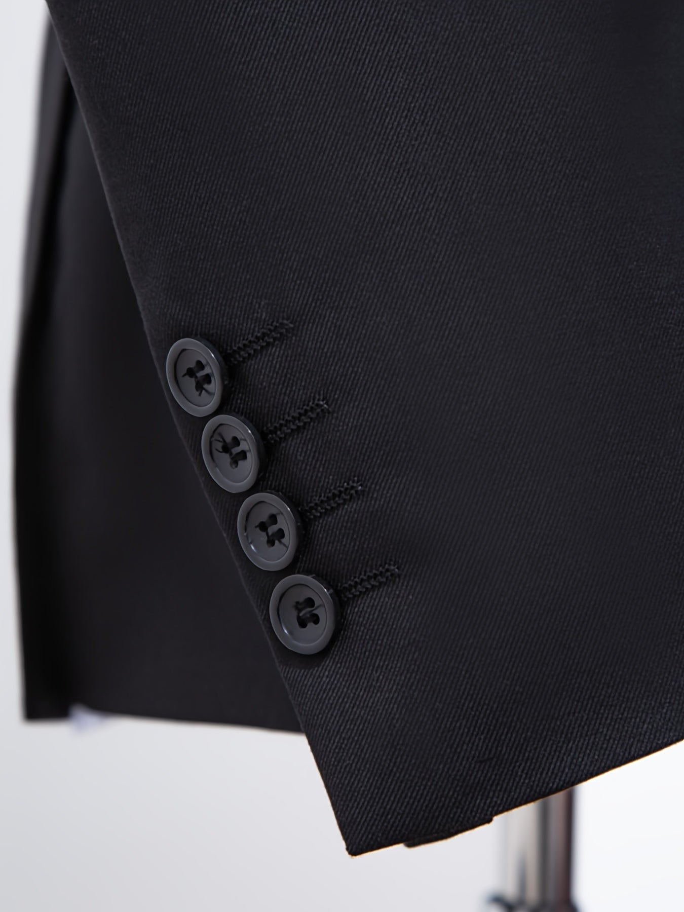 2pcs Luxury Classic Men'S Solid Color Suit - Notched Lapel Blazer and Pants, Regular Fit, Long Sleeve, Traditional Silhouette, Ideal for Weddings, Business Meetings - High-Quality Fabric, Comfortable Wear, Stylish Design, Wed