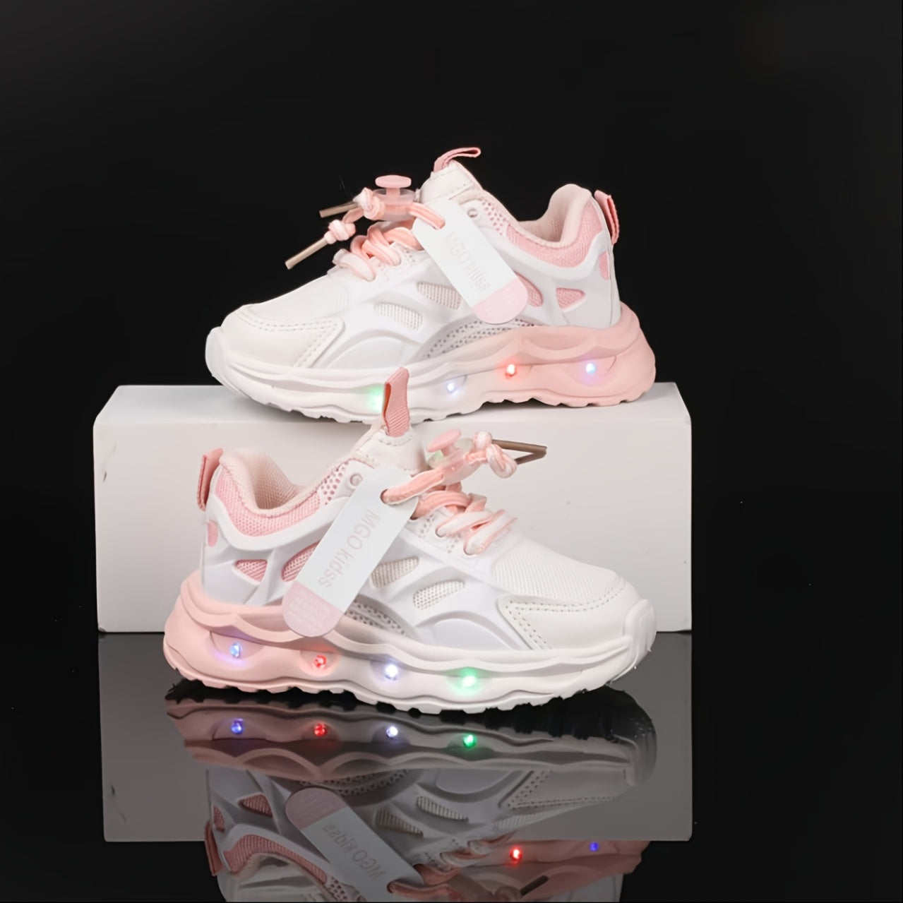 Boys' and Girls' New Spring and Autumn Sports Shoes, Gradient LED Light-Up Youngsters' Shoes for Ages 1-6 Years Old