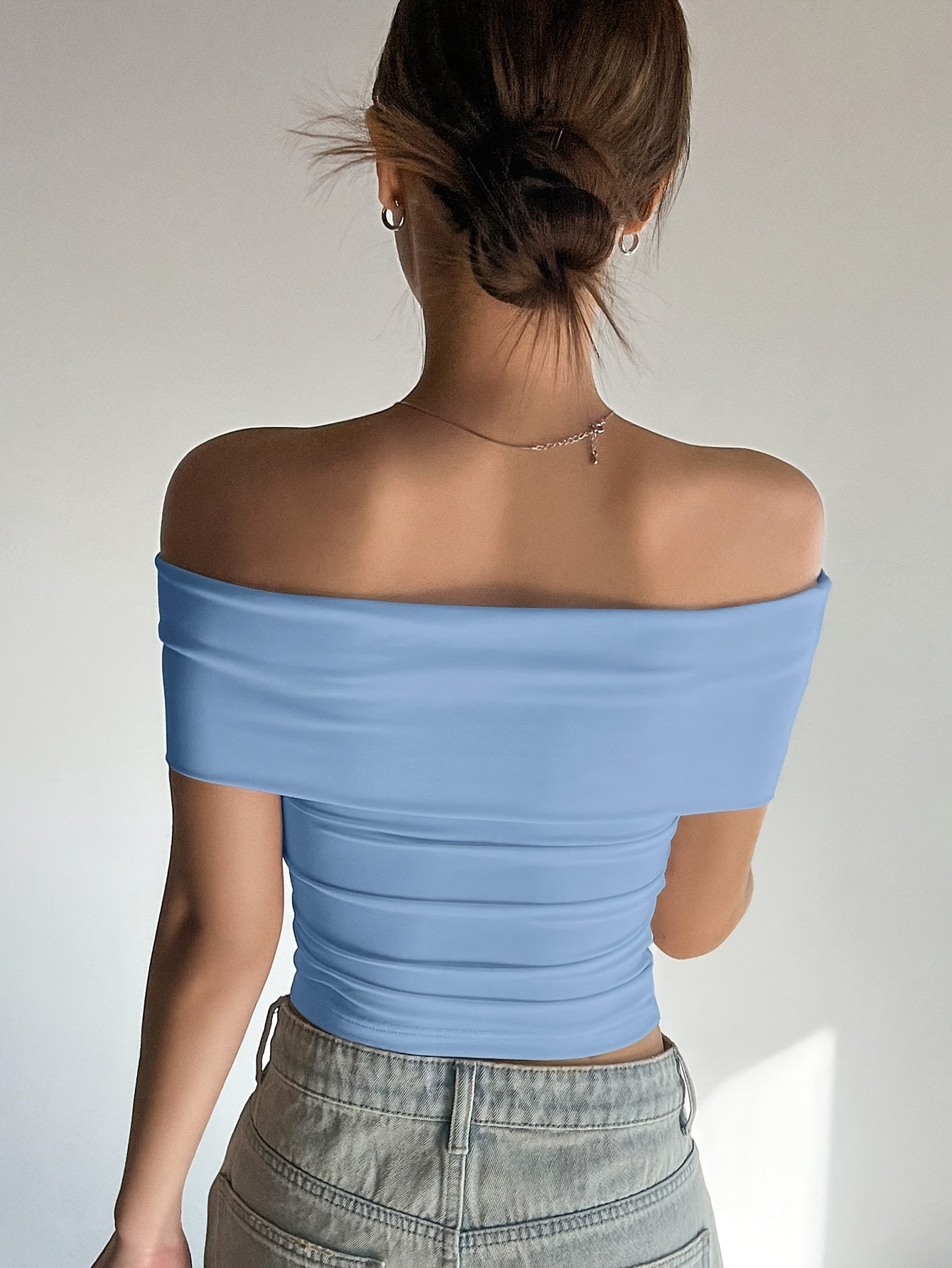 Chic Comfort| Elegant Women's Light Pink Off-Shoulder Ruched Crop Top - Slim Fit, Solid Color, Polyester & Elastane Blend, Machine Washable for Summer, Casual Wear|Chic Offshoulder Top|Delicate Texture