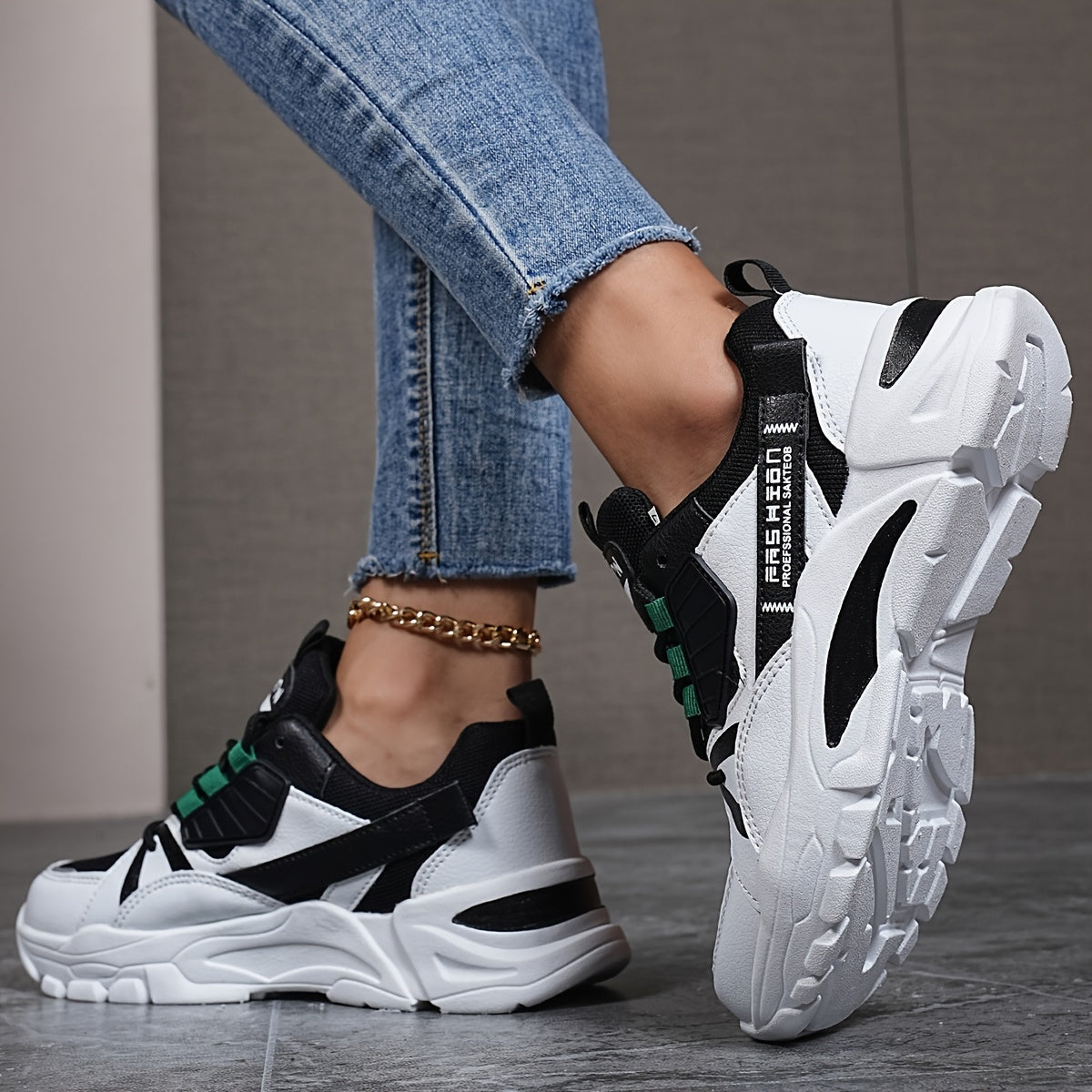 Women's Fashion Sneakers Geometric Pattern Low-Top with EVA Sole, Lace-Up Casual Sports Shoes, Hand-Washable Fabric Inner, All-Season Comfort Footwear with Plain Toe Design