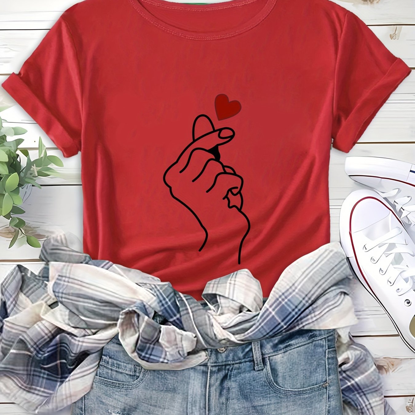 Heart Graphic Round Neck Sports T-shirt, Short Sleeve Running Casual Top, Women's Activewear