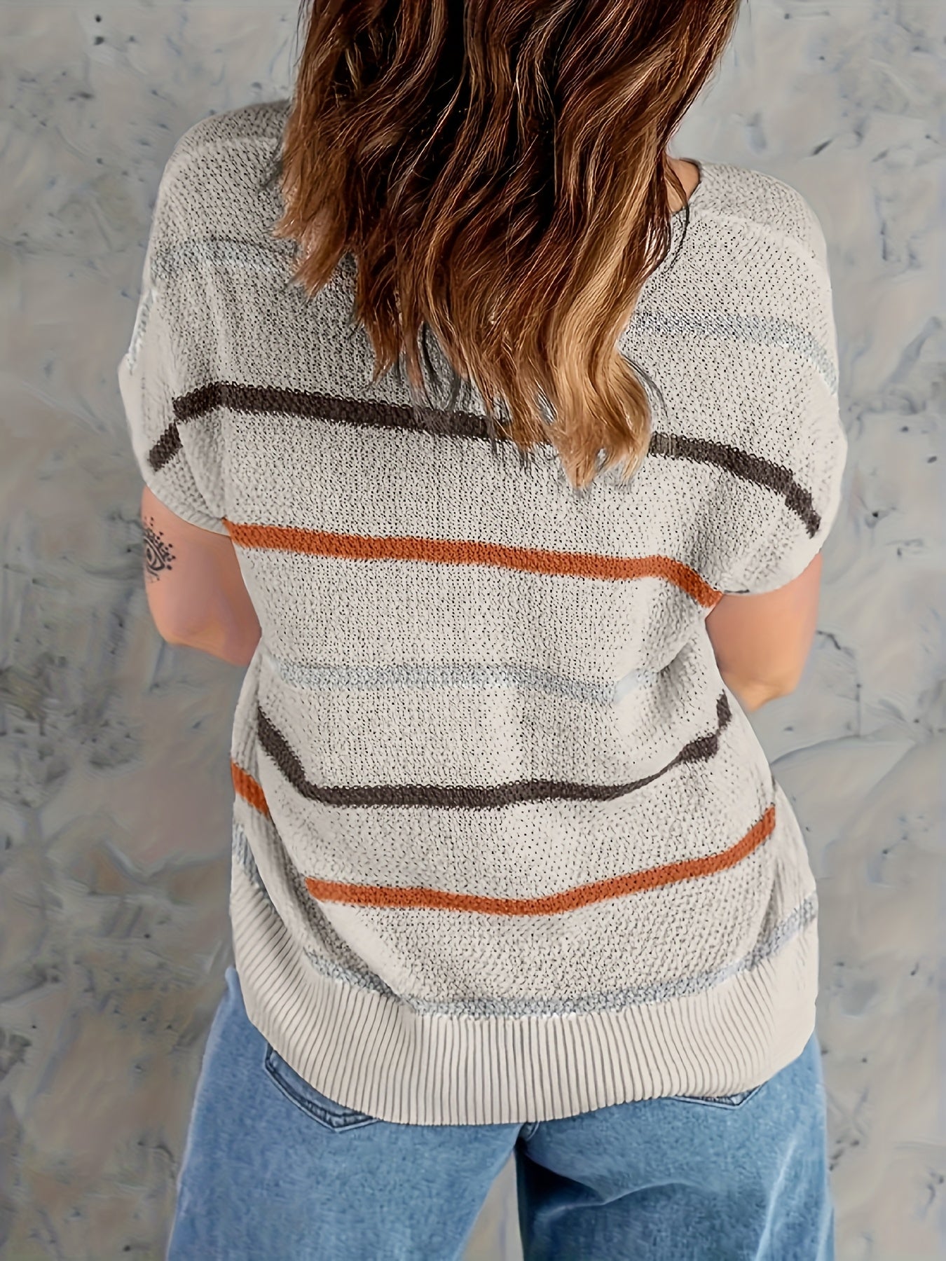 Women'S Casual Spring/Summer Striped T-Shirt - Short Sleeve Pullover with V-Neck, Side Stripes, and "LOVE" Graphic, Lightweight Knit Top for Casual Attire, Casual Wear | Graphic Tee | Knit Texture