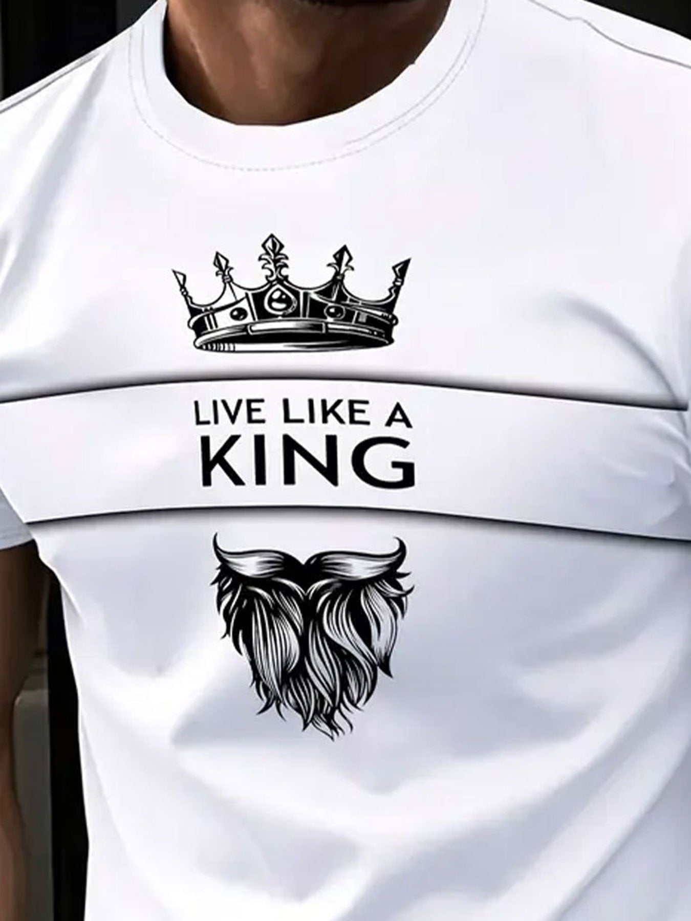 Men's Casual Short Sleeve T-Shirt - Full-Body Print "LIVE LIKE A KING" Crown & Wolf Graphic, Breathable Summer Fabric, Round Neck Regular Fit Tee for Casual Attire, Comfortable Fit