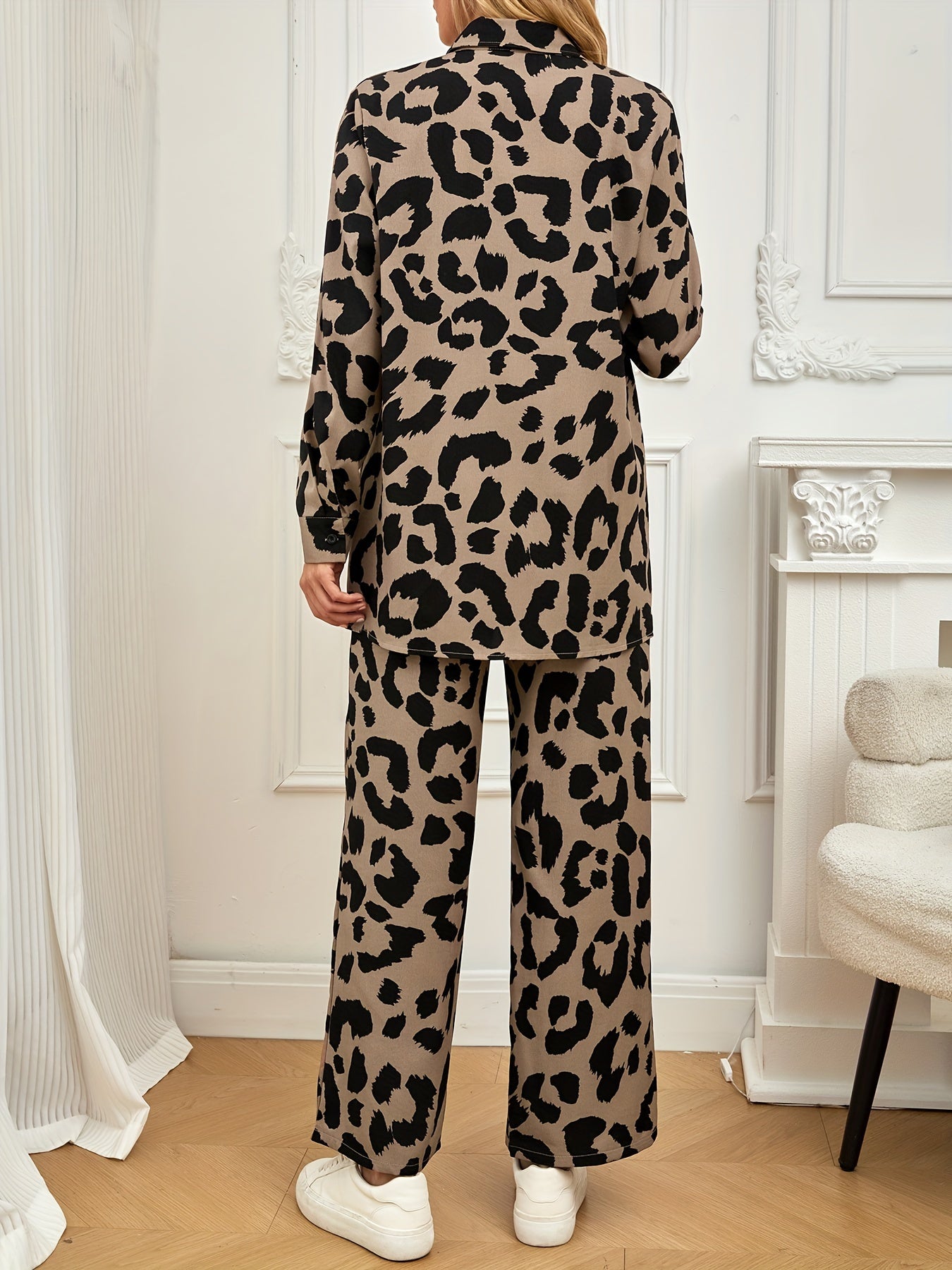 Elegant Women's Leopard Print Pants Set - Polyester Woven Suit with Notched Collar, All-Season Fashion Statement