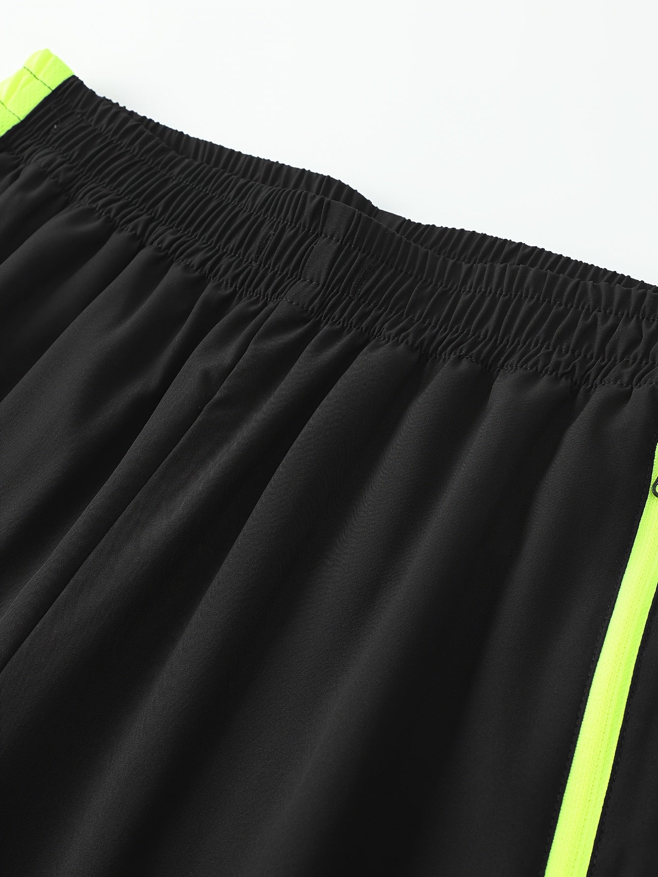Men's Two-Tone Spliced Jacket and Pants Set in Fluorescent Green with 'Sports' Letter Print, Eye-Catching Fashion Design, Comfortable Soft Fabric, Essential Outfit for Home or Outdoor Wear TZ8030