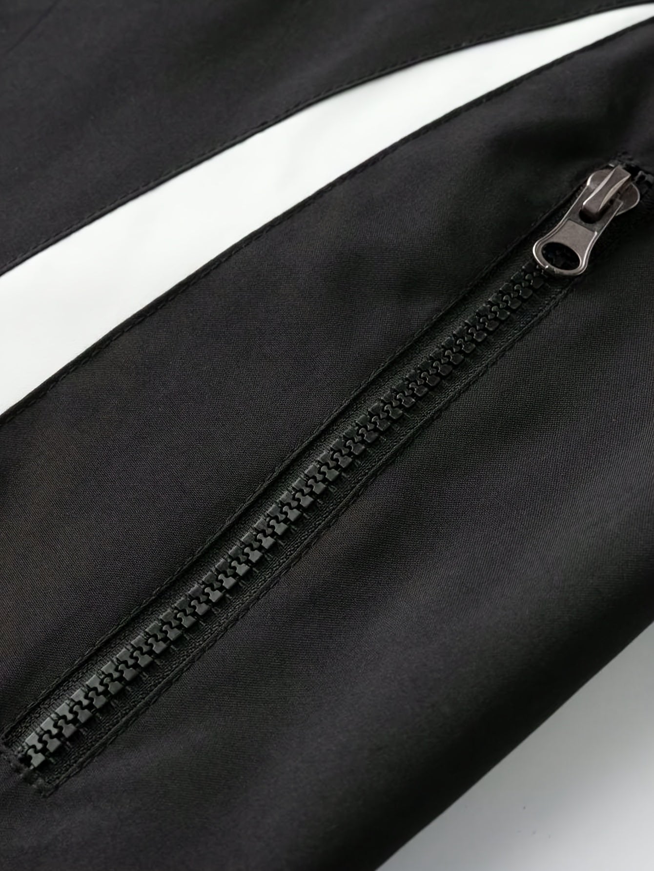 Men'S Casual Sportswear Set - Black Jacket with Zipper Pockets & White Accents, Matching Pants, Perfect for Spring & Fall, Sportswear Outfit|Zippered Jacket|Functional Pockets