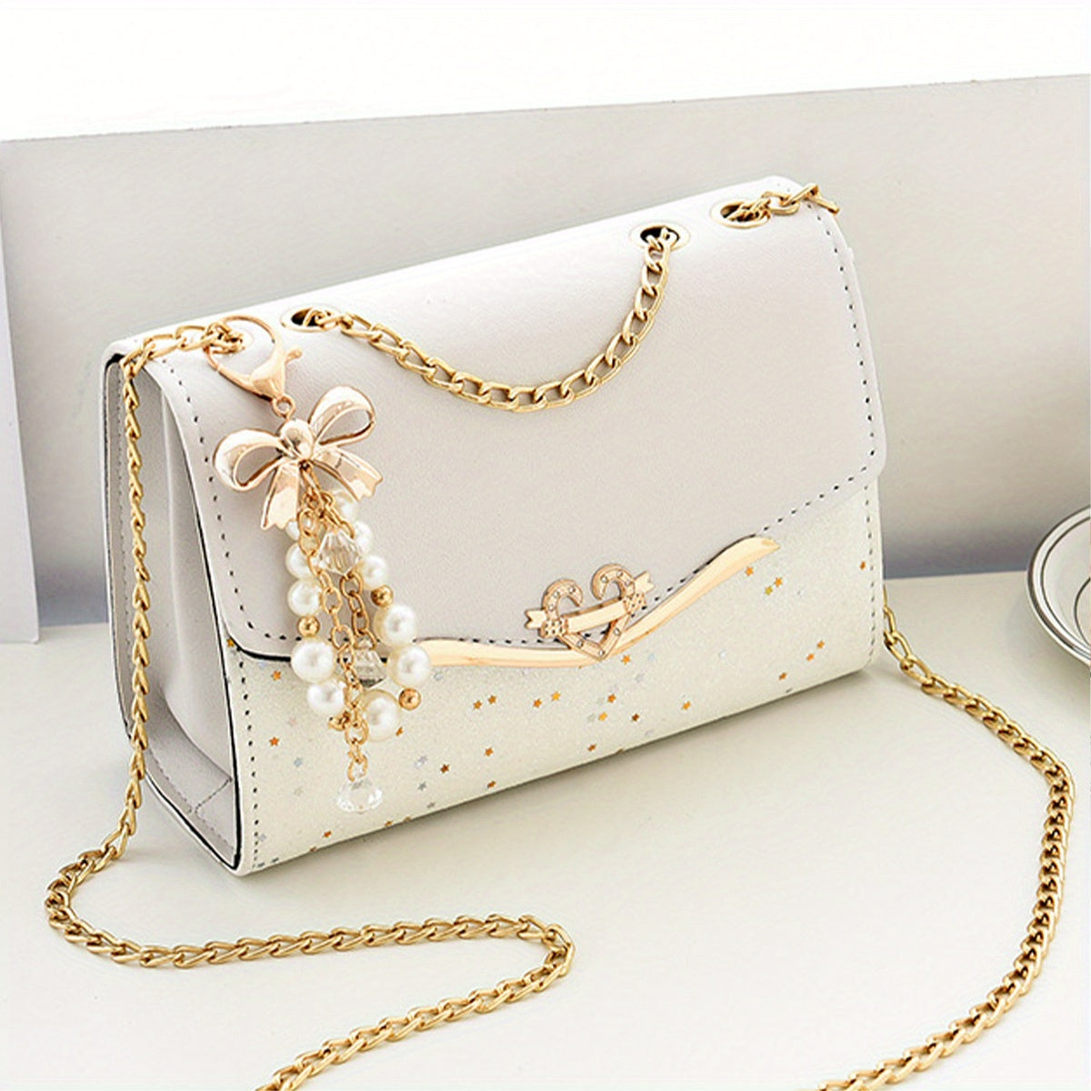 Women's White Crossbody Bag with Golden-Tone Chain Strap, & Bow Charm Accents - Lightweight Clutch Purse for Work, Travel, Beach - Perfect Gift for Christmas, Birthdays, Mother’s Day, Crossbody Purse, Beach Accessory, Decor
