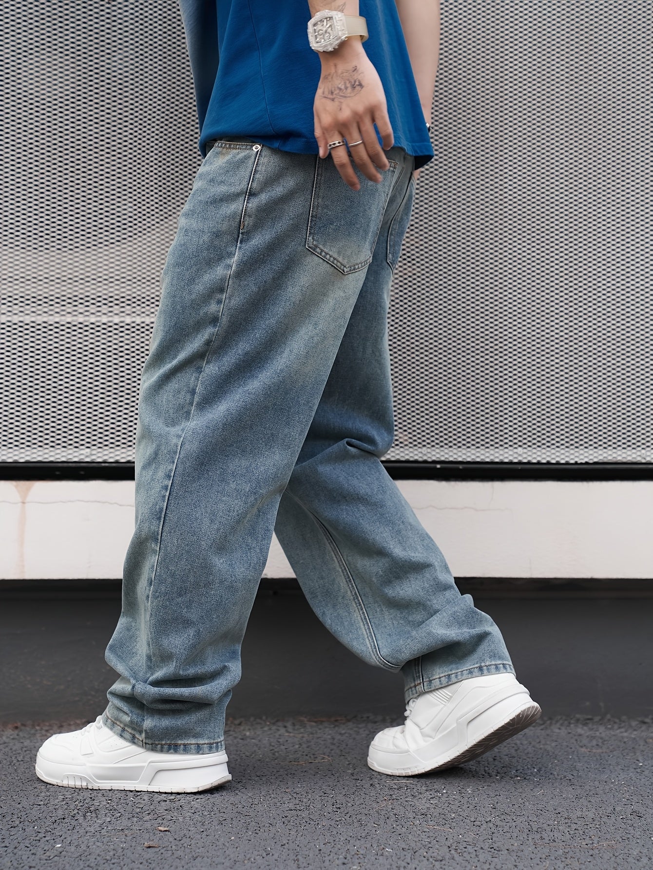 Men's Casual Straight-Leg Washed Denim Jeans - Light Blue, Loose Fit, Slant Pockets, Comfortable Blend for Casual Attire