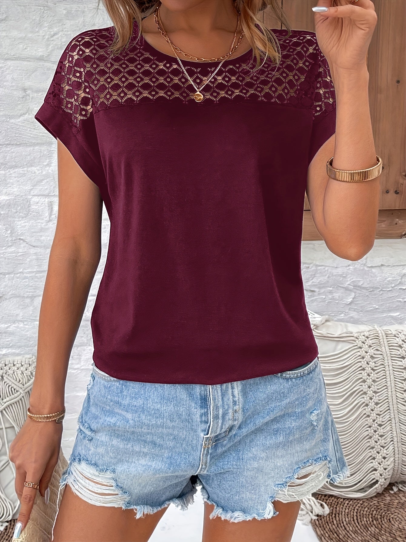 Women's Batwing Short Sleeve T-Shirt - Lace Contrast Raglan Sleeves, Round Neck Longline Top, Burgundy & White Elegant Design, Machine Washable All-Season Casual Wear, Vacation Clothing, Nontransparent Fabric