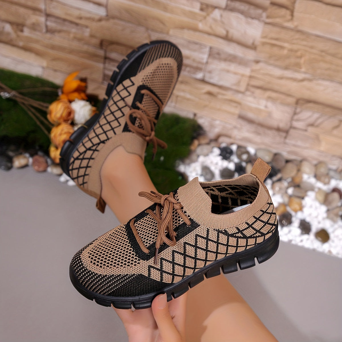 Women's Lightweight Breathable Lace-Up Grid Pattern Casual Running Shoes For Autumn