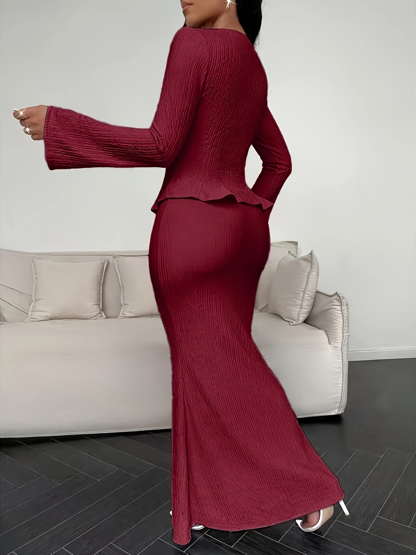 An elegant and stylish solid-color dress with a cardigan set, suitable for spring, summer, autumn, and winter seasons