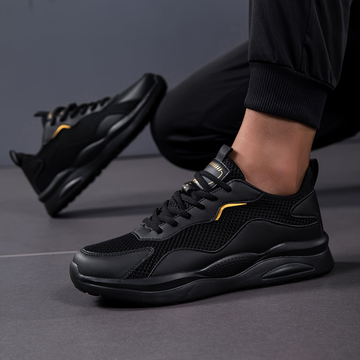 Men's 2025 New Summer Breathable Running Shoes - Lightweight Cushioned Sneakers with Golden Accents, Low-Top Black Casual Shoes for Gym, Walking & Daily Wear, All-Season Comfort, Sleek Sporty Design, Durable Traction Footwear