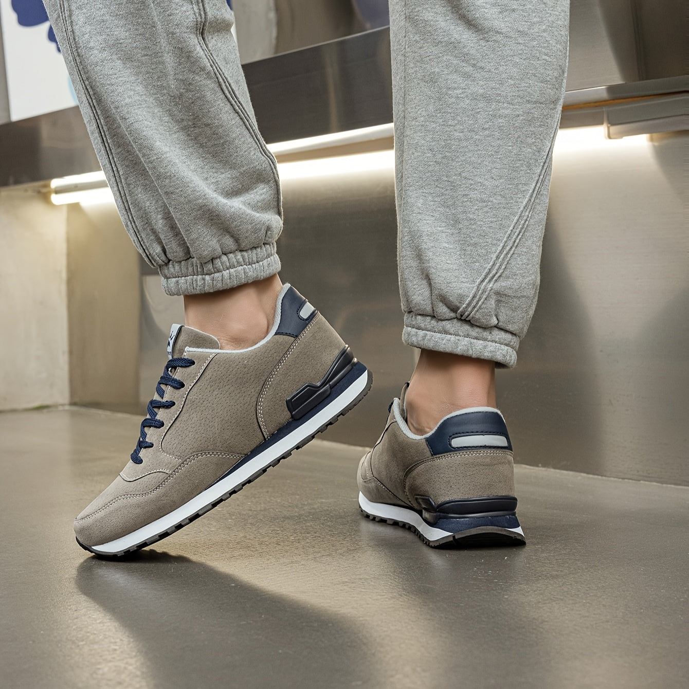 Men's Non-Slip Sneakers - All-Season Lace-Up Sneakers with Cushioned PU Sole, Beige/Blue Accent Low-Top Design for Gym, Hiking, Everyday - Non-Marking Tread, Durable & Easy-Clean Casual Shoes, Hiking Sneakers, Gym Footwear, R