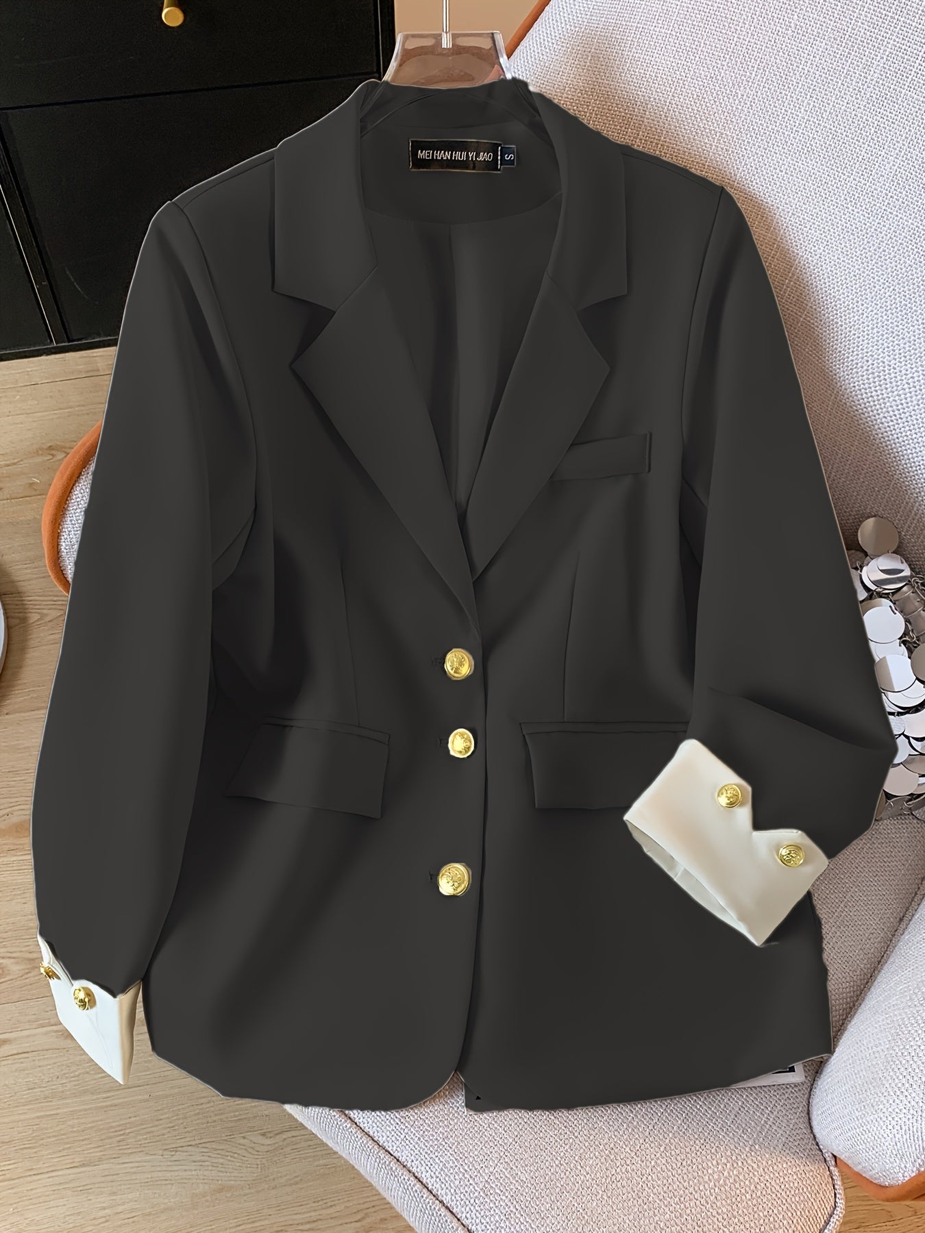 Chic Light Blue Slim-Fit Blazer կանանց համար. Նորաձև երկարաթև աշխատանքային գրասենյակային վերնազգեստ ոսկե կոճակով, էլեգանտ պոլիեսթեր գործվածք, կատարյալ գարնան և աշնան համար