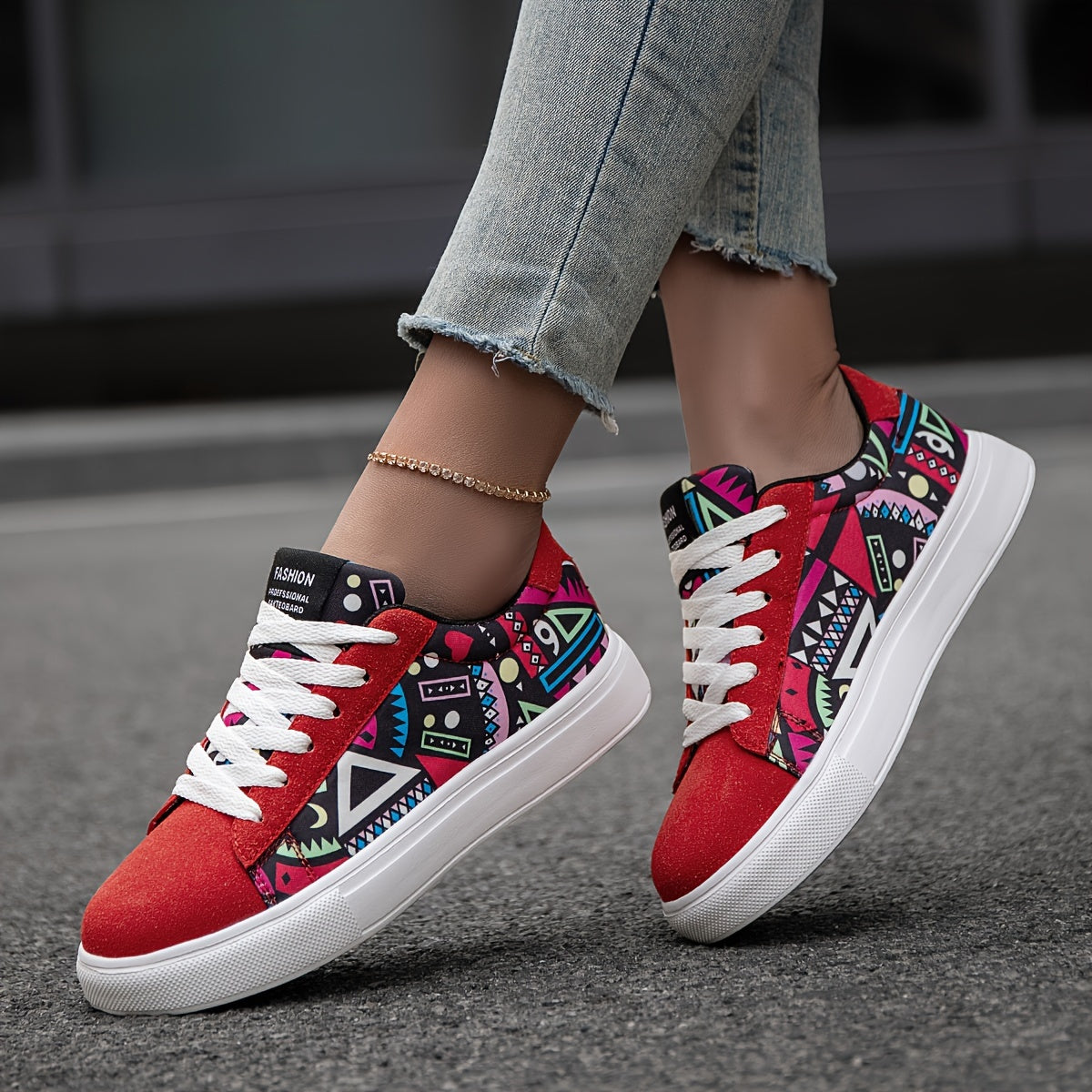 Women's Casual Skate Shoes Geometric Pattern Random Print Versatile, Lightweight Anti-Slip Outdoor Sports Daily Wear Walking Sneakers