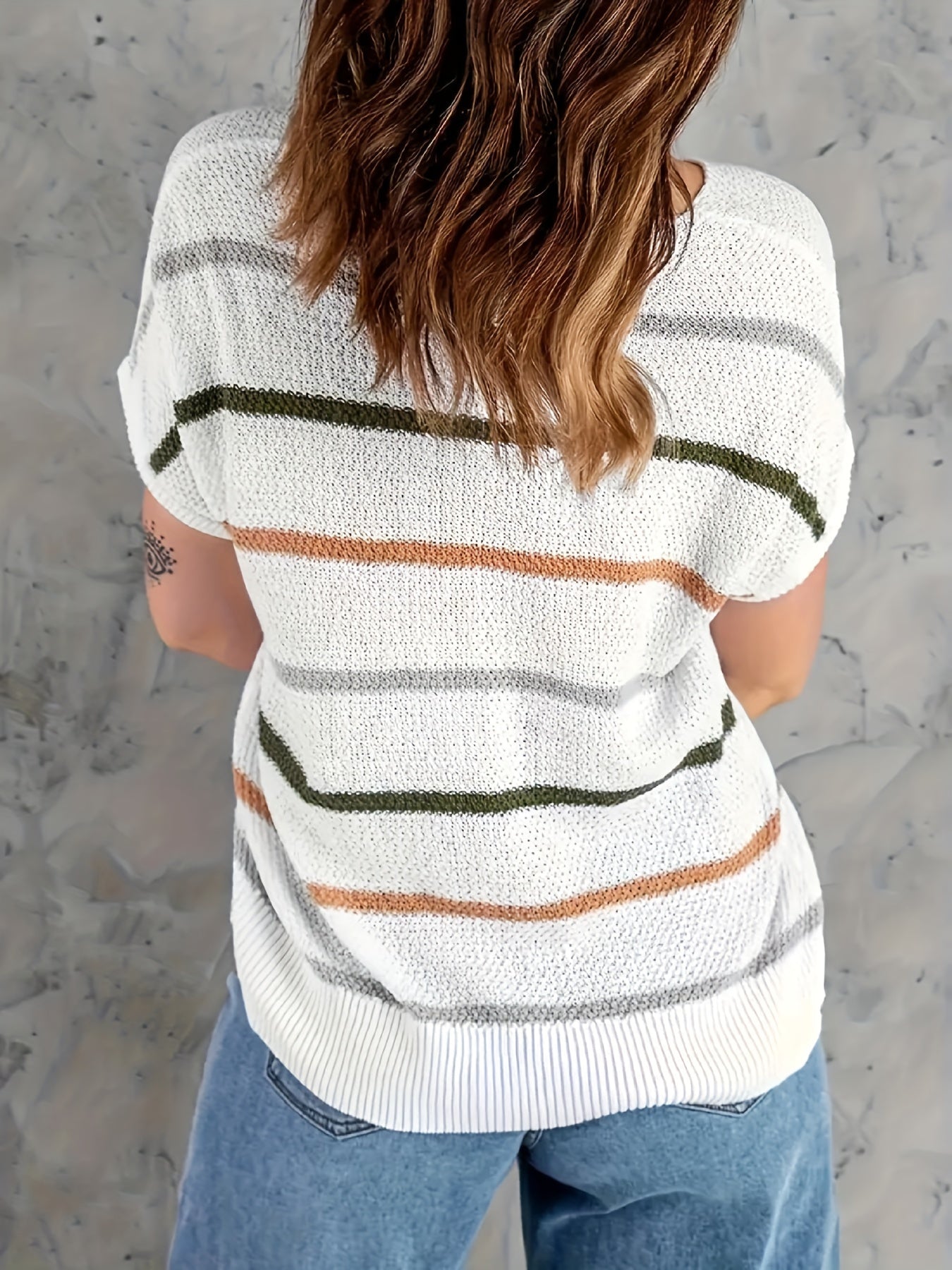 Women'S Casual Spring/Summer Striped T-Shirt - Short Sleeve Pullover with V-Neck, Side Stripes, and "LOVE" Graphic, Lightweight Knit Top for Casual Attire, Casual Wear | Graphic Tee | Knit Texture