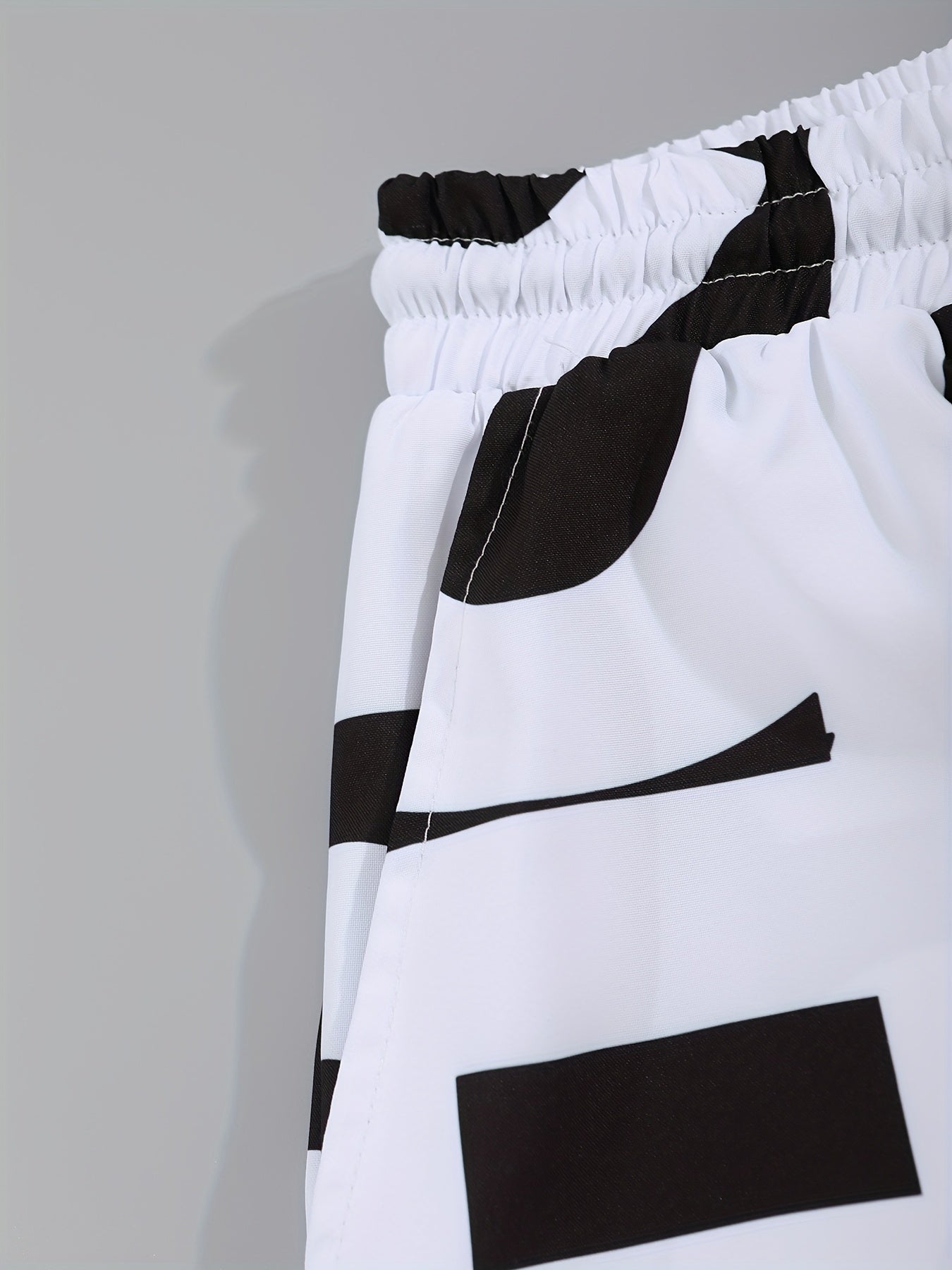 Men's Suit with Black and White Letter Print, Short Sleeve, Open Collar Shirt and Shorts, Casual Set