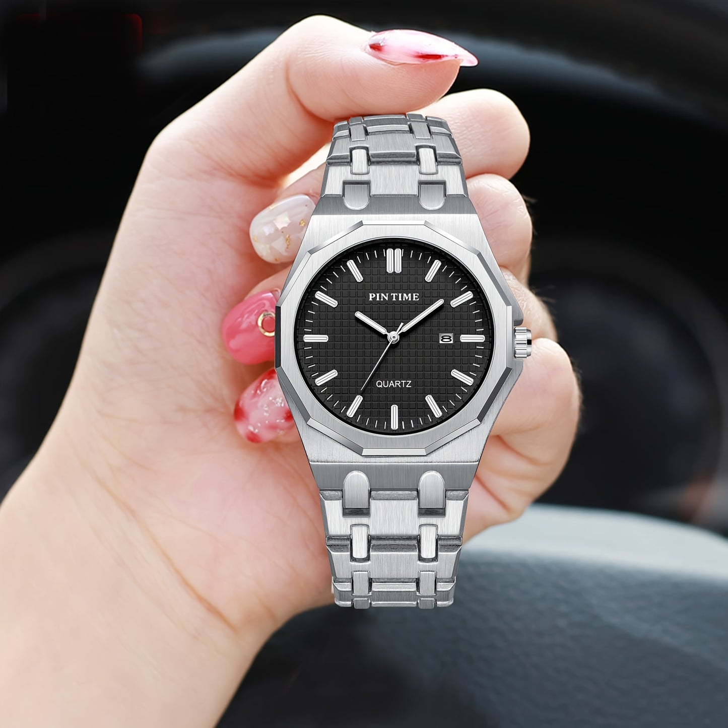 A Quartz-made Ladies' Watch With A 12-sided Case Featuring A Calendar, Suitable For All Occasions, Looks Good On Any Woman Wearing It.