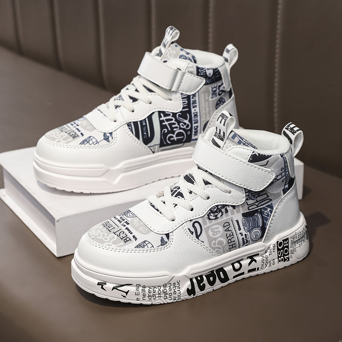 ' New Soft-Soled Sneakers - Random Letter Decor, Comfortable Outdoor Anti-Slip Skate Shoes, All-Season Trendy Unisex Casual Shoes for and