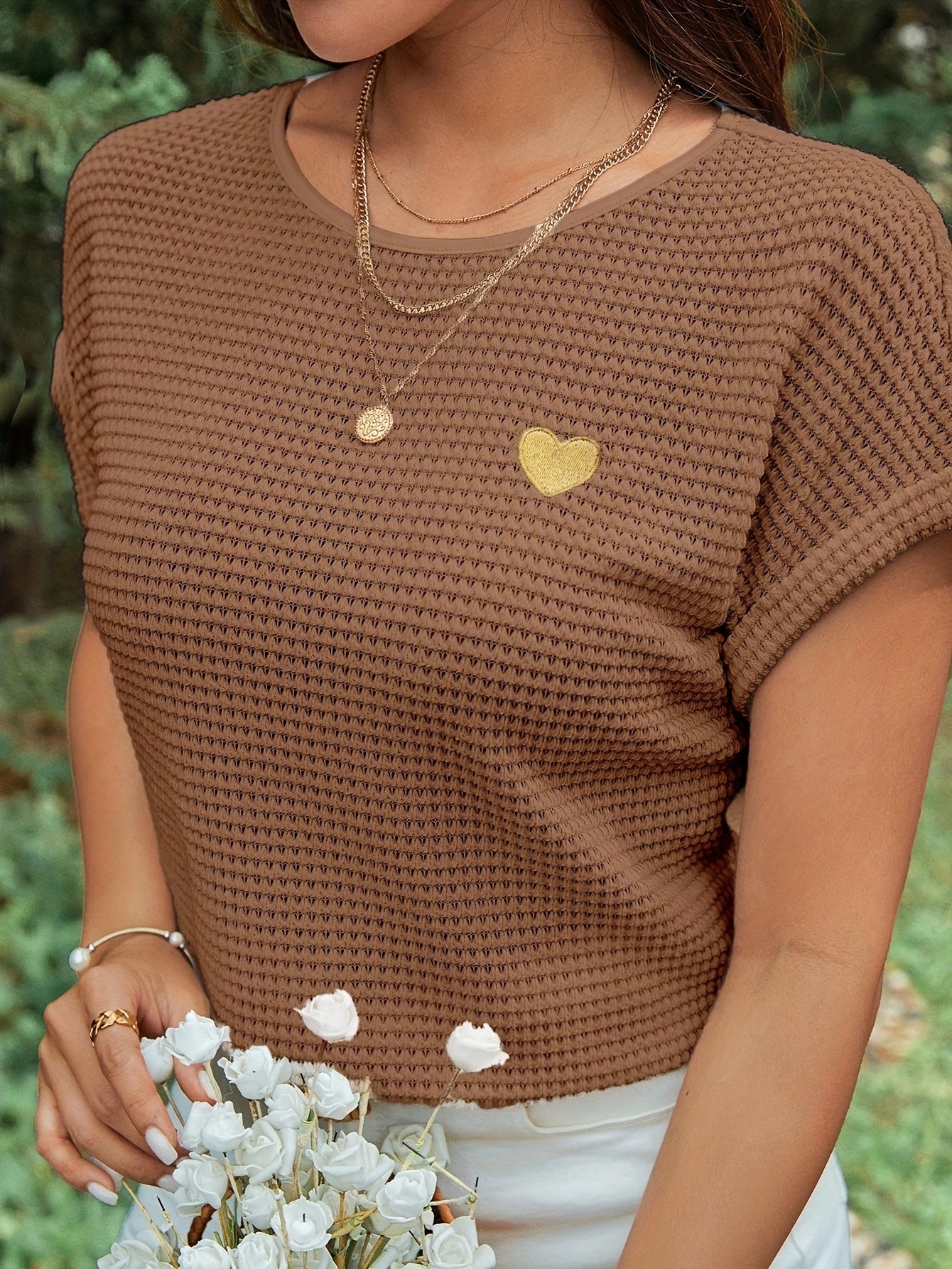 Women'S Black Knit Short Sleeve Top with Golden Heart Design - Casual Crew Neck, Spring/Summer Fashion, Casual Wear|Crew Neck Top|Knit Texture