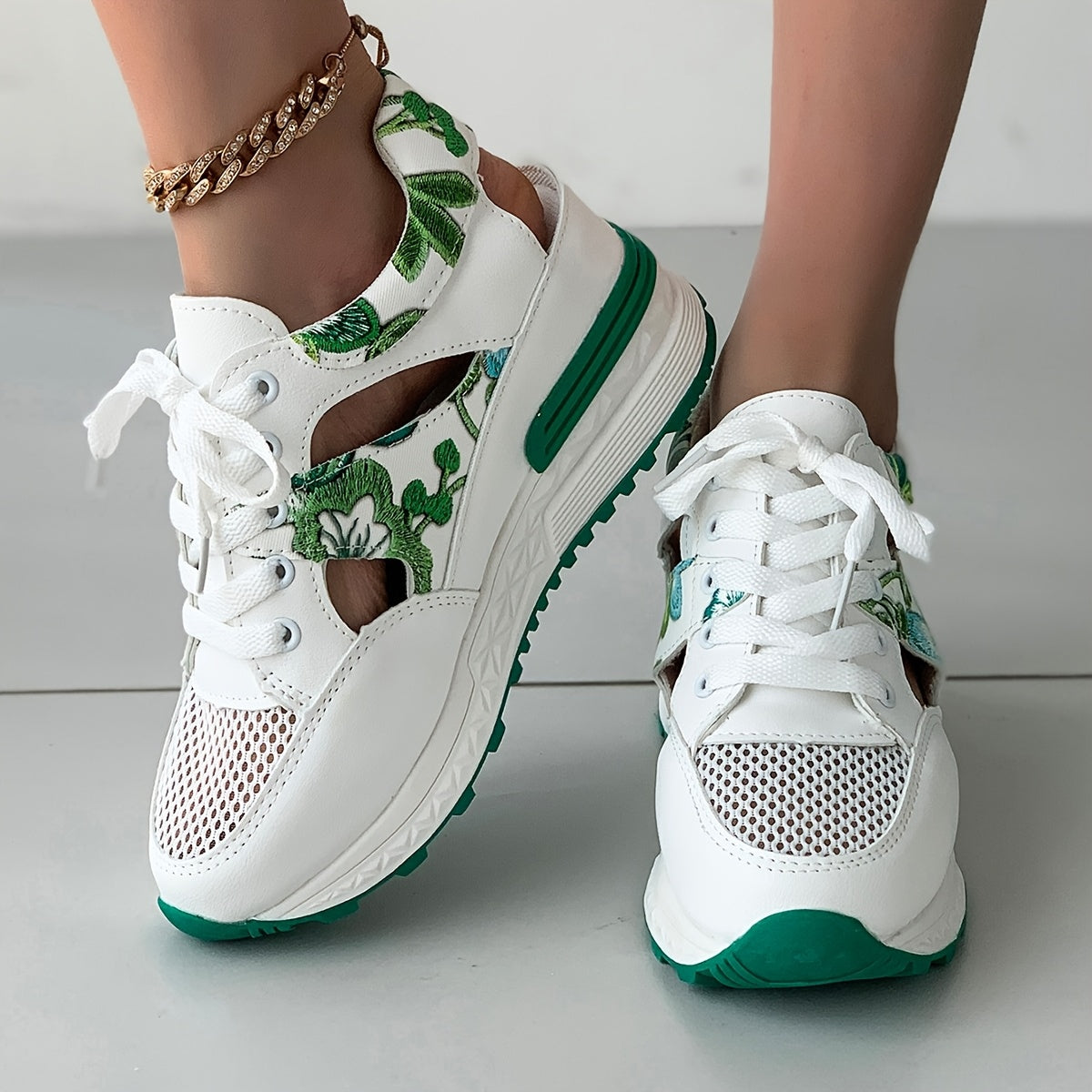 Women's New Fashion Leaf Floral Versatile Casual Lightweight Breathable Mesh Outdoor Sports Sandals with Thick Soft Sole for Height Boost