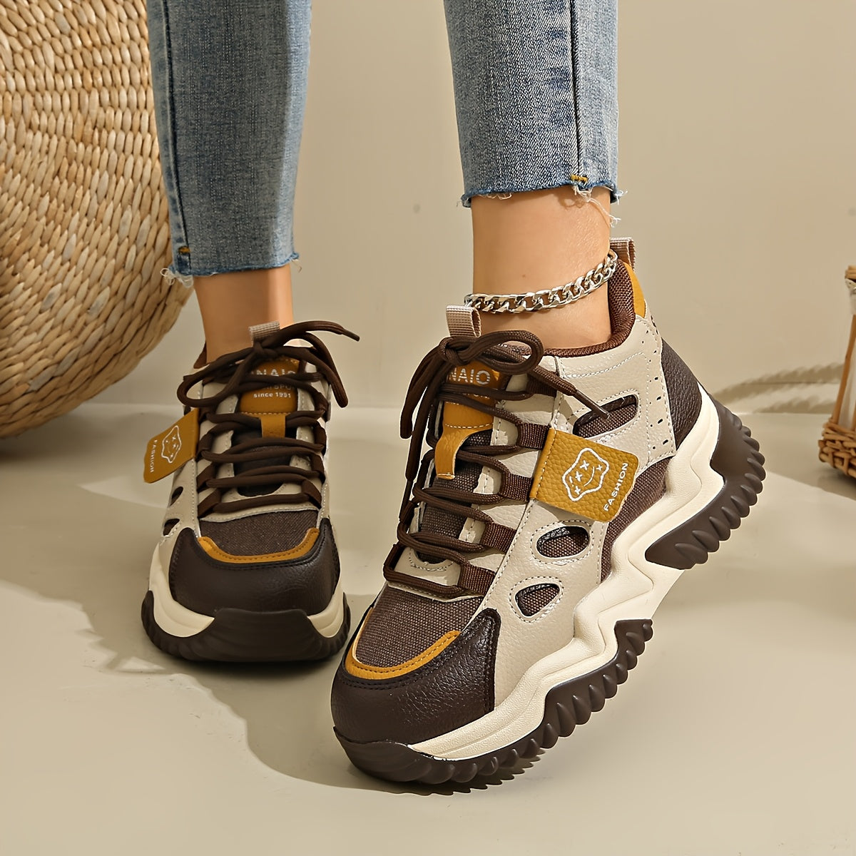 1 Pair Women'S Mid-Top Casual Sneakers, Fashion Mesh Design, Lace-Up Closure, Fabric Upper & Lining, Faux Sole, Textile Insole - Spring Season Footwear