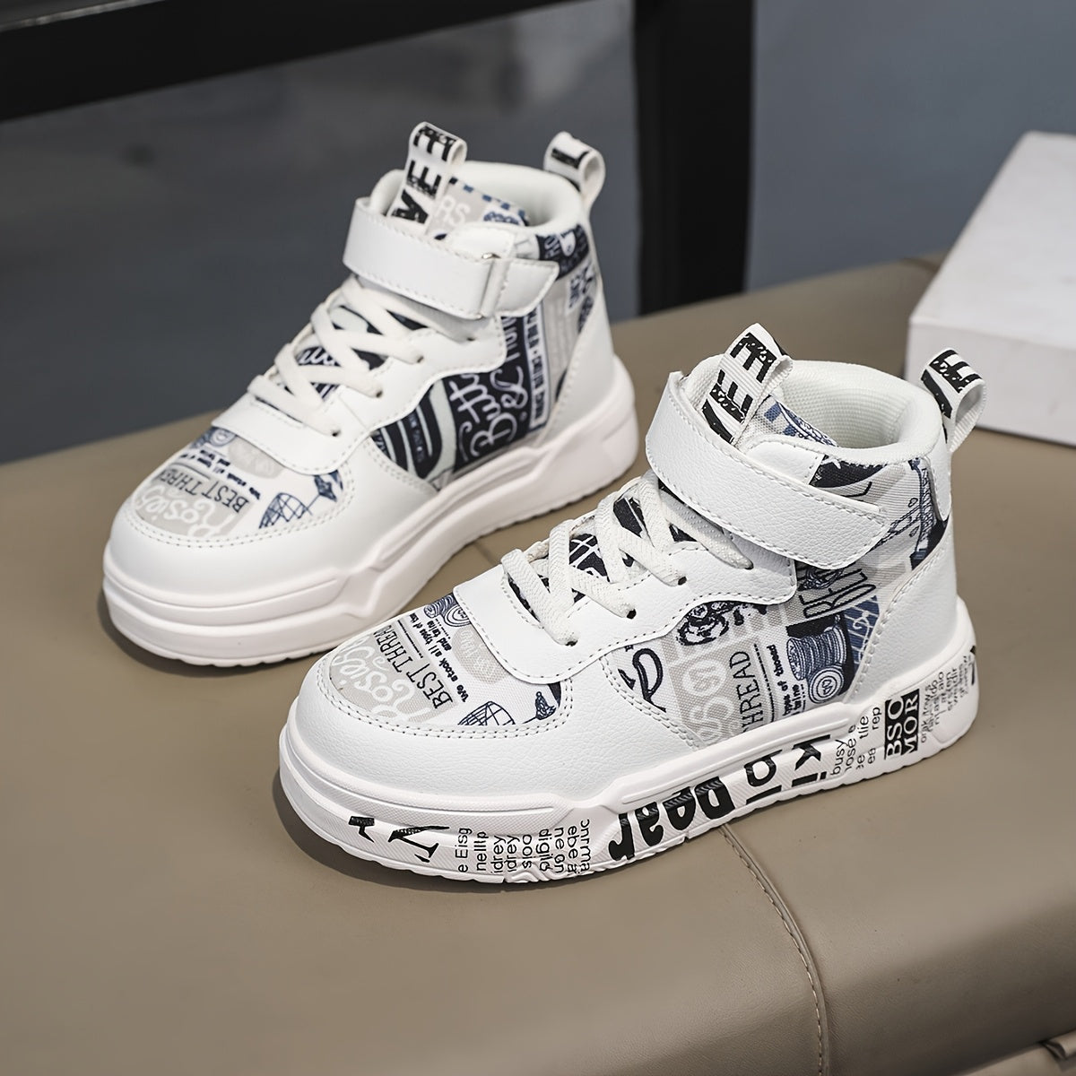 ' New Soft-Soled Sneakers - Random Letter Decor, Comfortable Outdoor Anti-Slip Skate Shoes, All-Season Trendy Unisex Casual Shoes for and