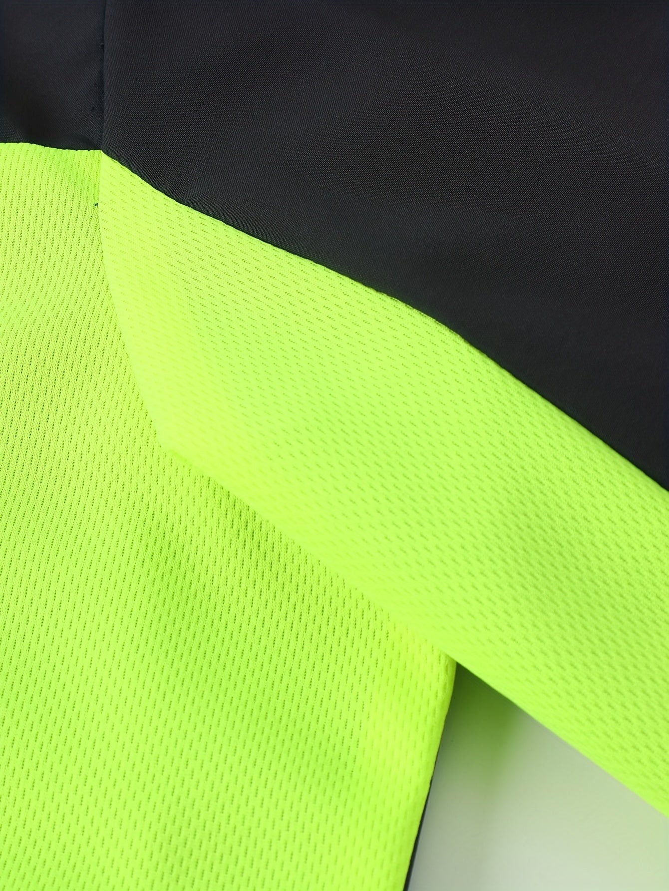 Men's Two-Tone Spliced Jacket and Pants Set in Fluorescent Green with 'Sports' Letter Print, Eye-Catching Fashion Design, Comfortable Soft Fabric, Essential Outfit for Home or Outdoor Wear TZ8030