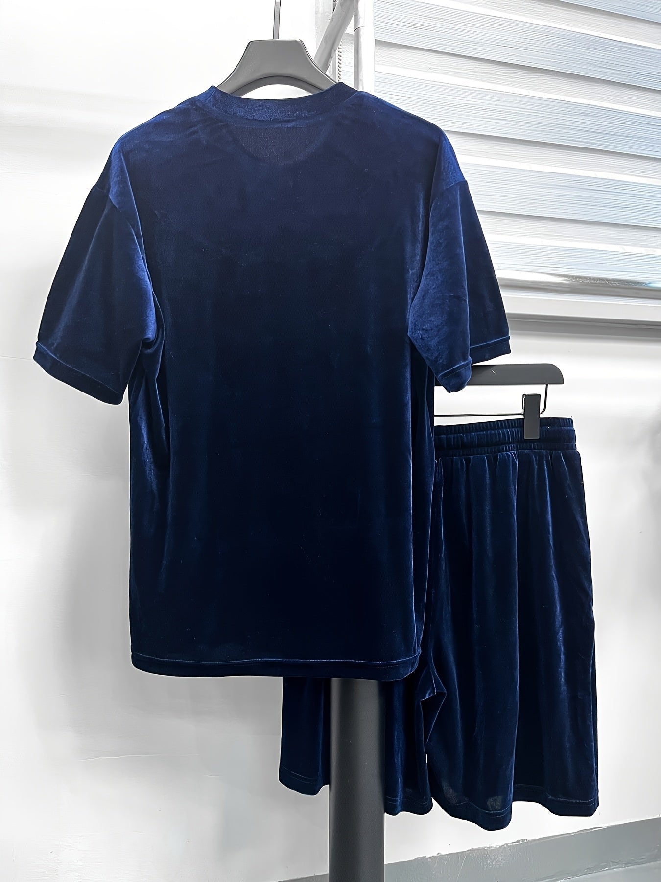 Men'S Fashion Velvet Knit Pullover Set, Contrast Letter Embroidery Top and Solid Color Drawstring Shorts, Simple Casual Outing Commuting Vacation Light Luxury Set, Regular Fit Elastic Knit Two-Piece Set, High-end Sheen Light