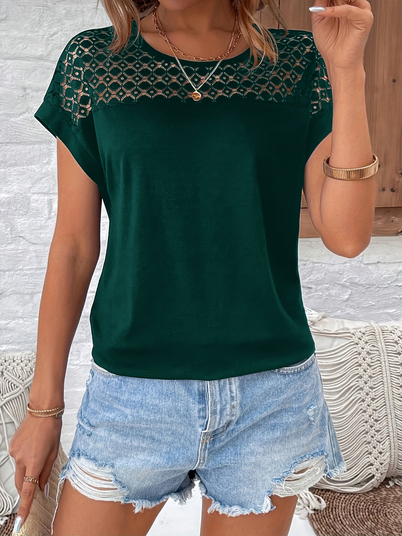 Women's Batwing Short Sleeve T-Shirt - Lace Contrast Raglan Sleeves, Round Neck Longline Top, Burgundy & White Elegant Design, Machine Washable All-Season Casual Wear, Vacation Clothing, Nontransparent Fabric