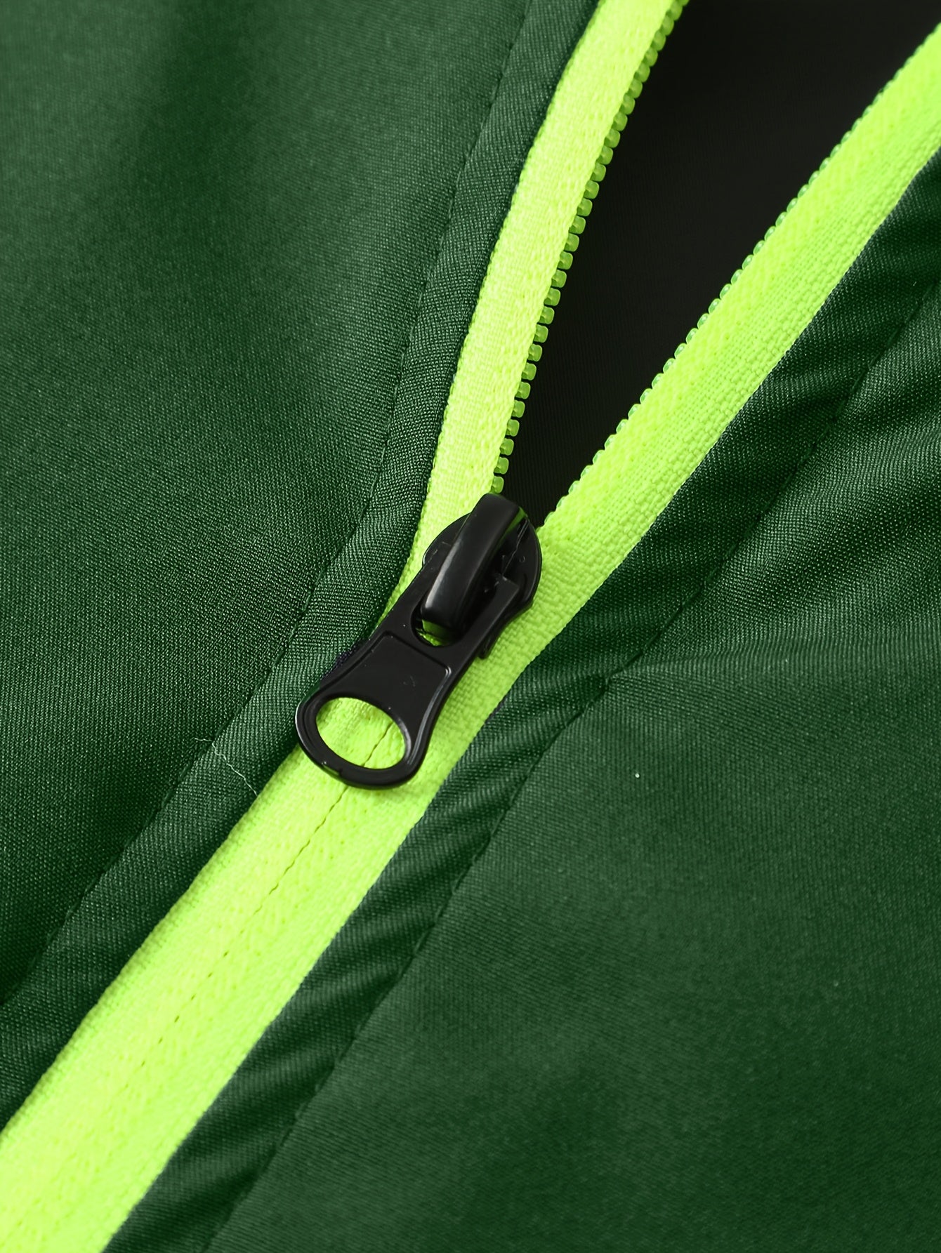 Men's Two-Tone Spliced Jacket and Pants Set in Fluorescent Green with 'Sports' Letter Print, Eye-Catching Fashion Design, Comfortable Soft Fabric, Essential Outfit for Home or Outdoor Wear TZ8030