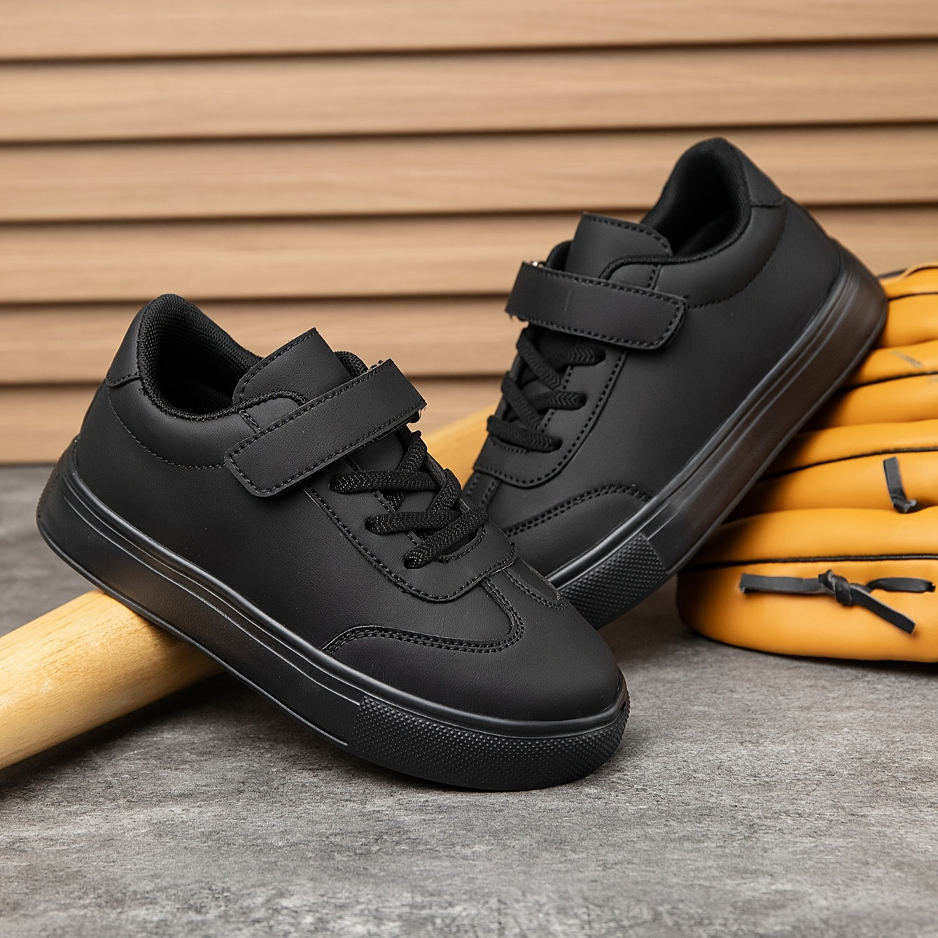 Youngsters' Casual Sneakers with Black Design, Lightweight & Comfortable Low-Top Shoes with Closure for Boys and Girls - Perfect for Casual Attire, Youngsters'S Footwear, Breathable Youngsters'S Footwear