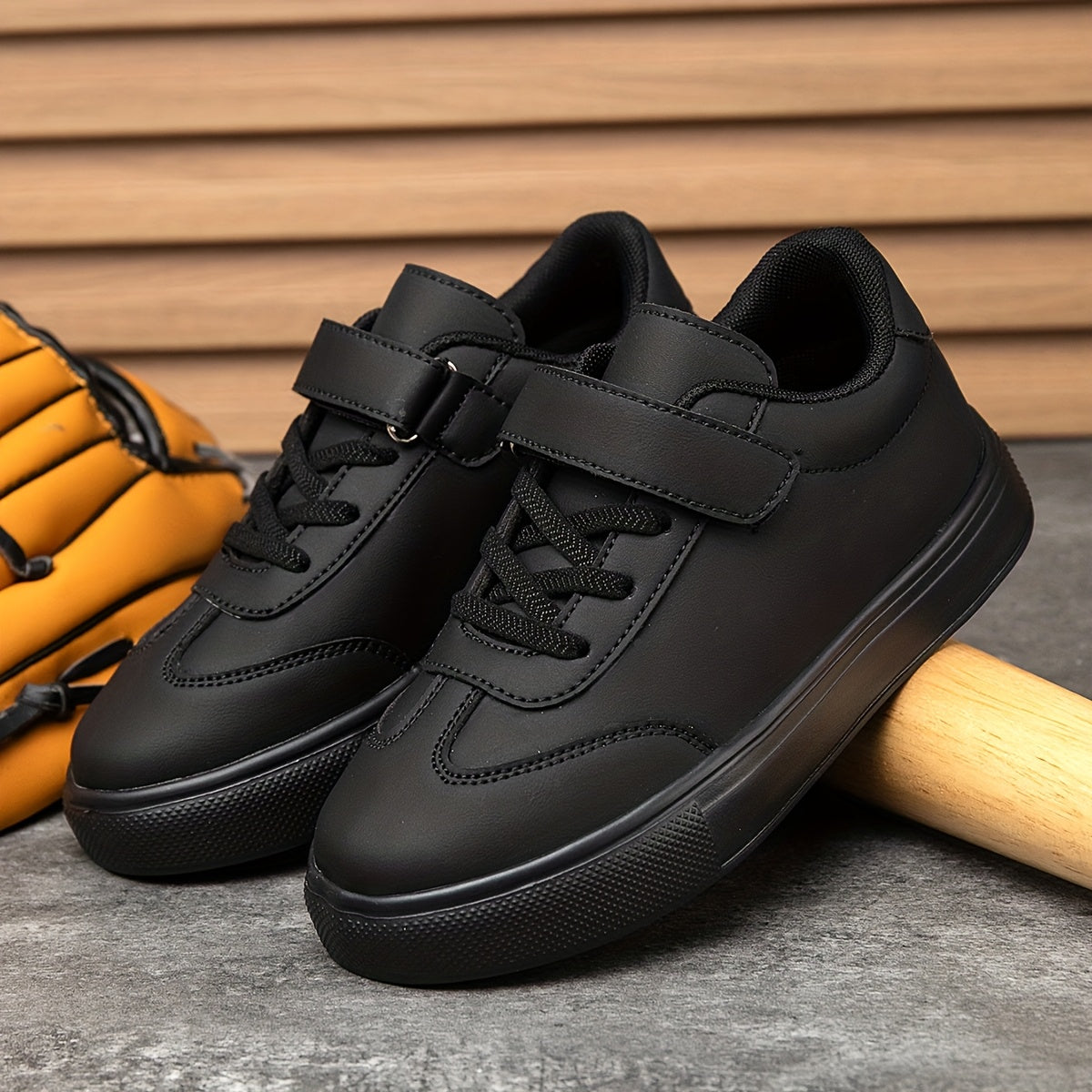 Youngsters' Casual Sneakers with Black Design, Lightweight & Comfortable Low-Top Shoes with Closure for Boys and Girls - Perfect for Casual Attire, Youngsters'S Footwear, Breathable Youngsters'S Footwear