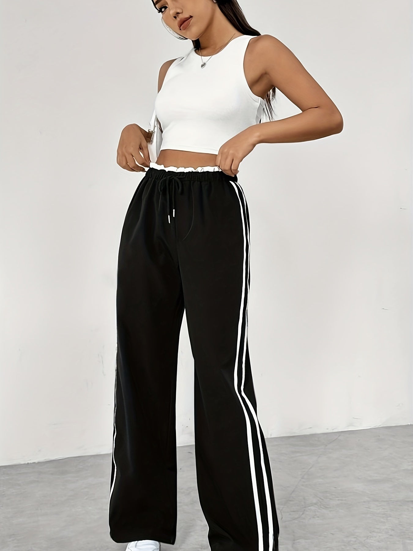 Women's Color-Matching Drawn White Stripe Paper Bag Waist Casual Pants