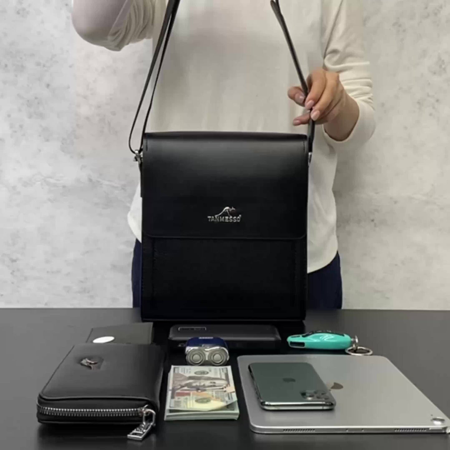 Double layered design Men's bag shoulder bag crossbody bag business bag Men's bag casual backpack small bag trendy bag suitable for travel and work