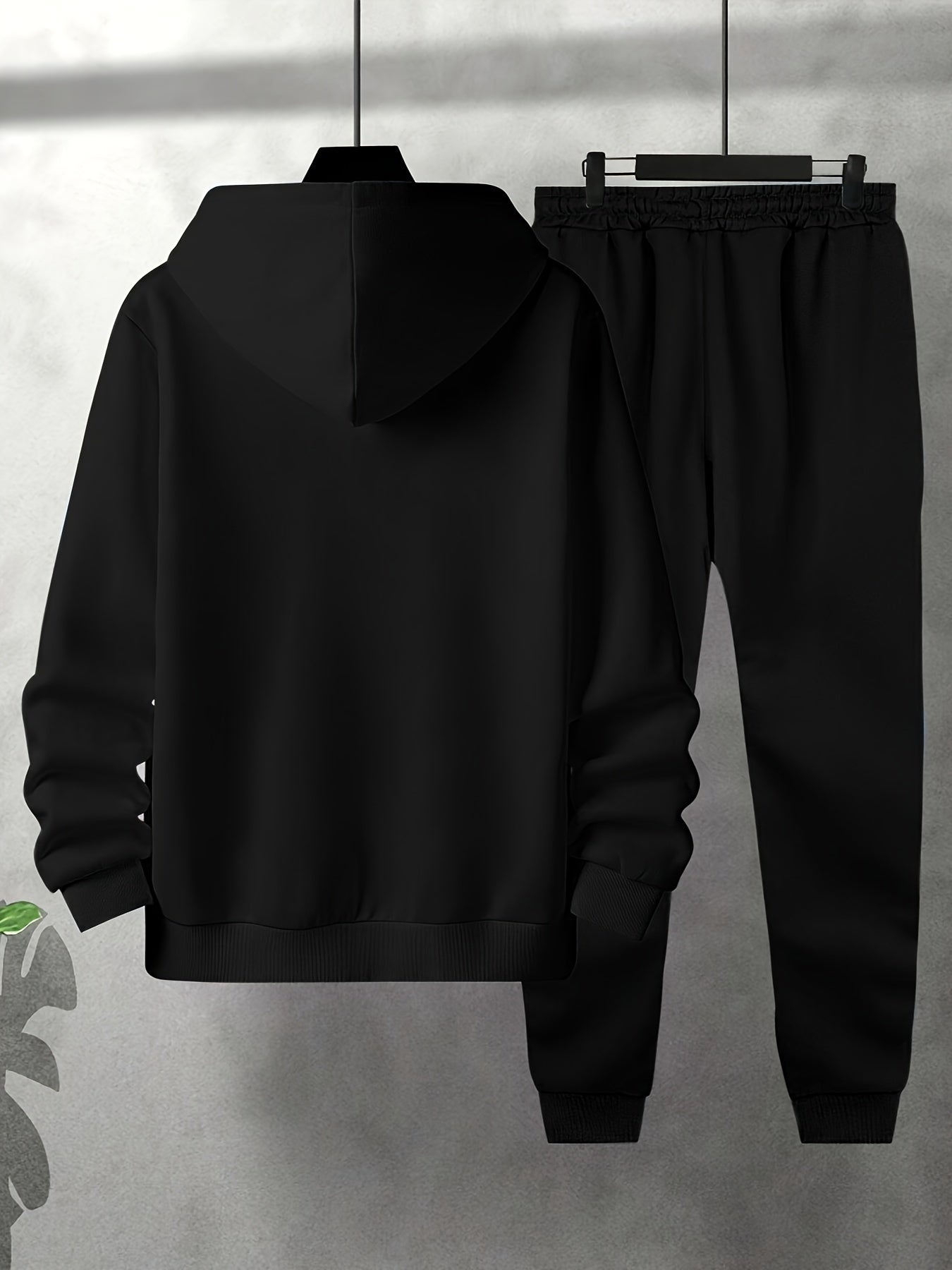 Men's Two-piece Set with Printed Hoodie and Sweatpants
