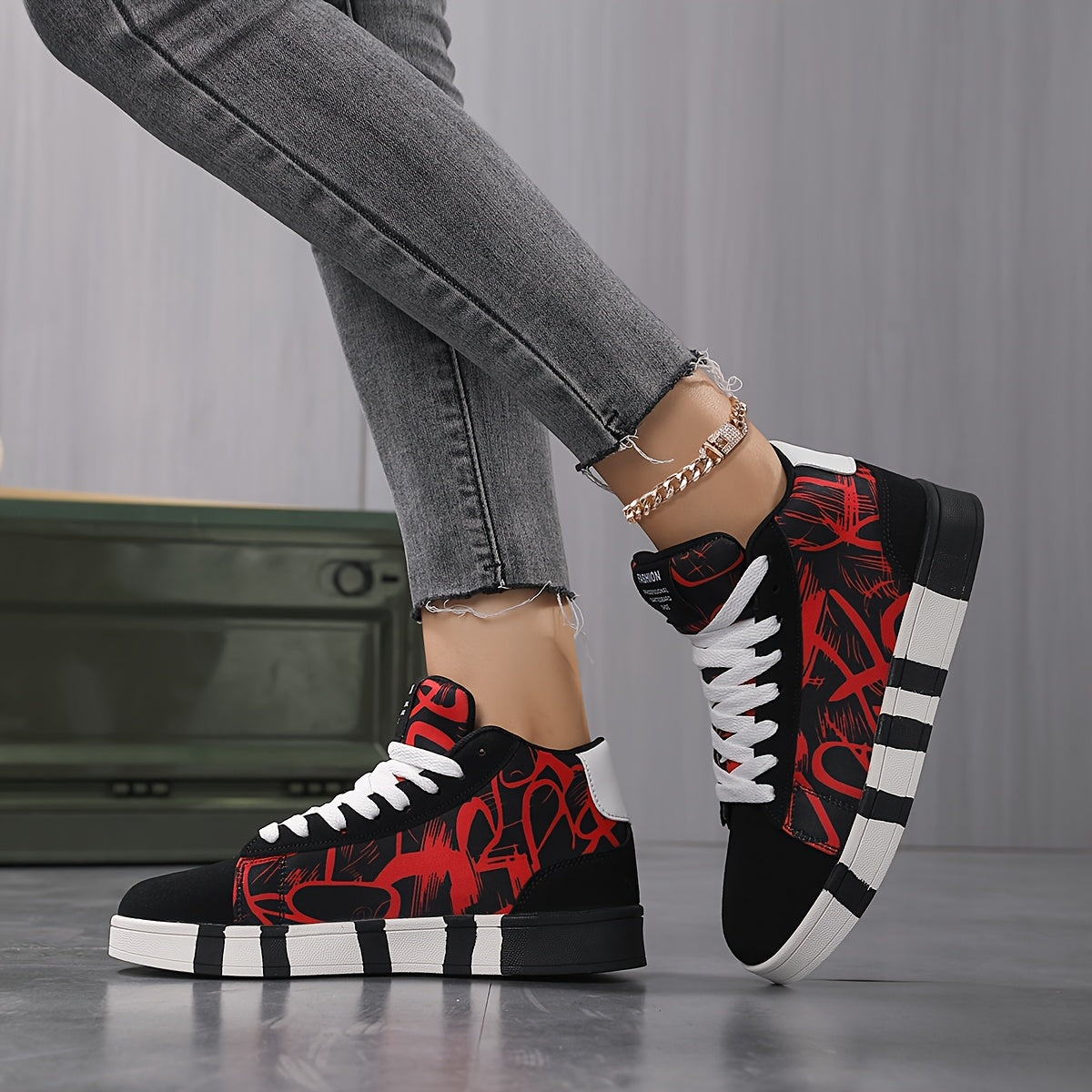 Women'S High-Top Casual Skate Shoes, Black and White Graffiti Design, Lightweight Fabric Lining, All-Season Rubber Sole Sneakers for Outdoor Sports and Hiking, Skate Shoes