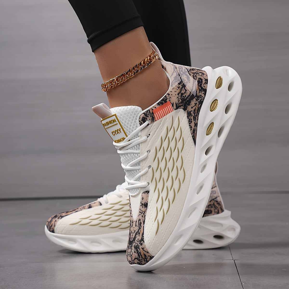 New Fish Scale Large Size Women's Couple Lace-Up Breathable Knitted Running Shoes, Fashion Casual Trendy Sports Sneakers with Perforated Soles and Comfortable High-Top Coconut Design