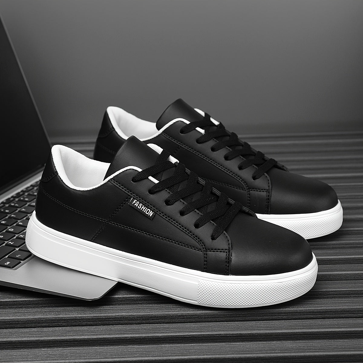 Men's Monochrome Casual Sneakers with White Accents - Comfortable, Easy to Match, Ideal for Everyday Use and Hiking