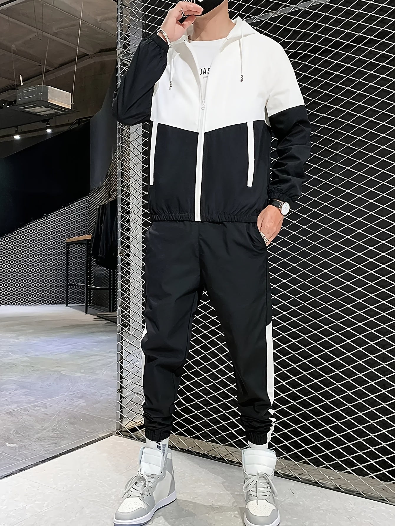 Men's Casual Athletic Hoodie and Pants Set - Color Block Design, Polyester, Machine Washable, Spring/Fall Sportswear, Blue & White Two-Piece Outfit, Everyday Activewear|Modern Athletic Look|Polyester Sportswear