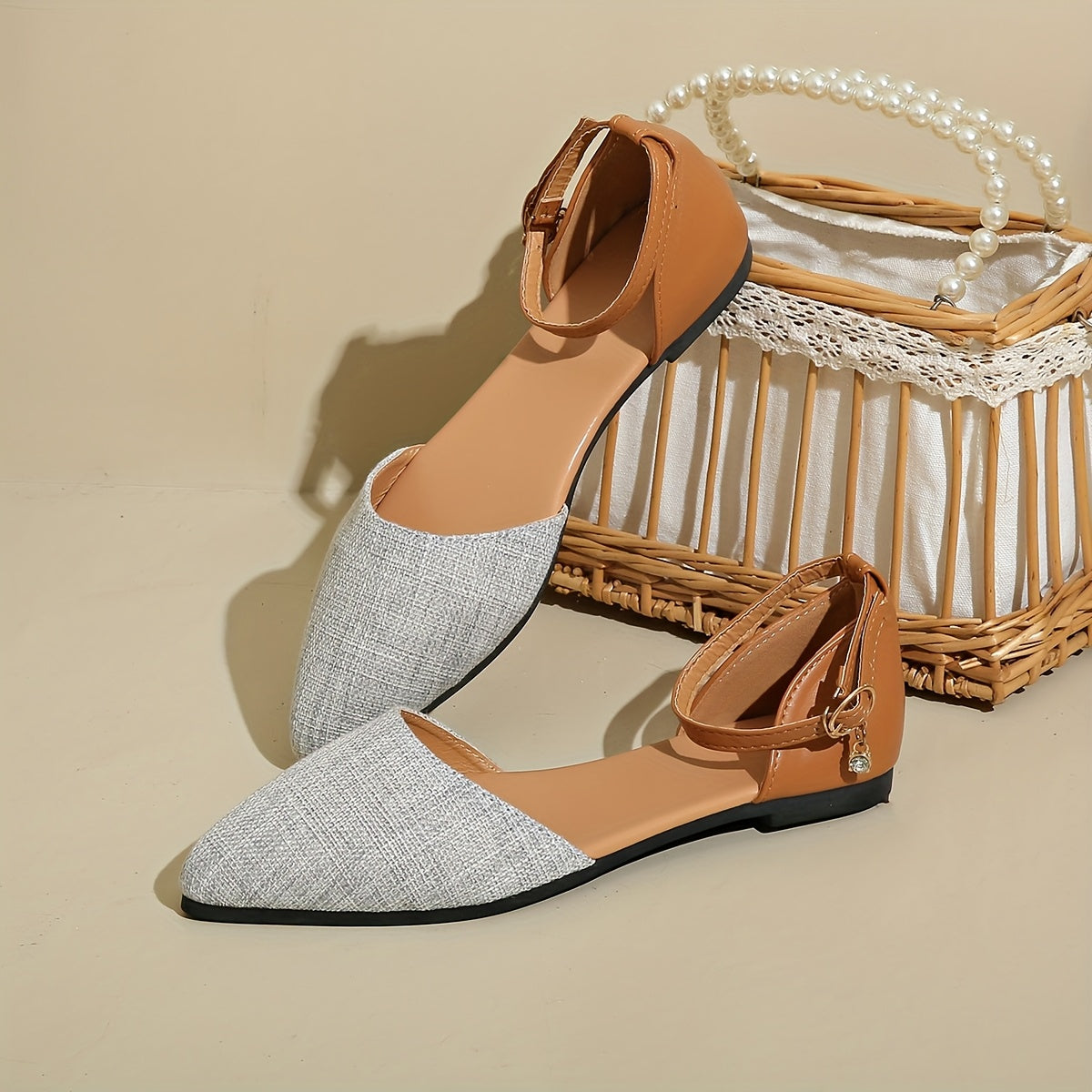 Summer Women'S Flats, Elegant Pointed Toe Buckle Back Strap Sandals - Breathable And Comfortable Fit, with Ankle Straps, Suitable for Everyday Wear.