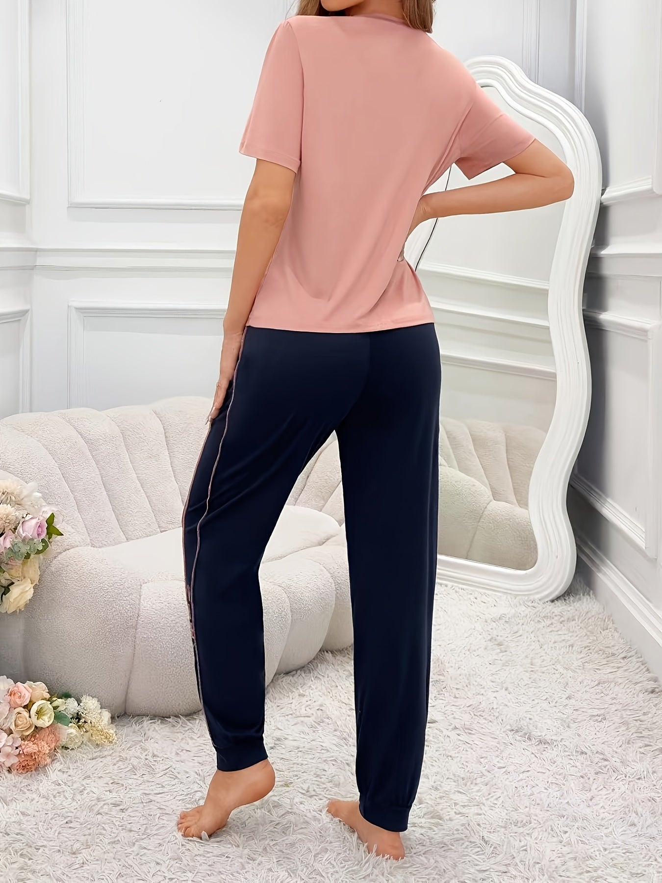 Women'S Short-Sleeve Round Neck Printed Letter Top with Color-Blocked Long Pants, a Set of Pajamas And Loungewear.