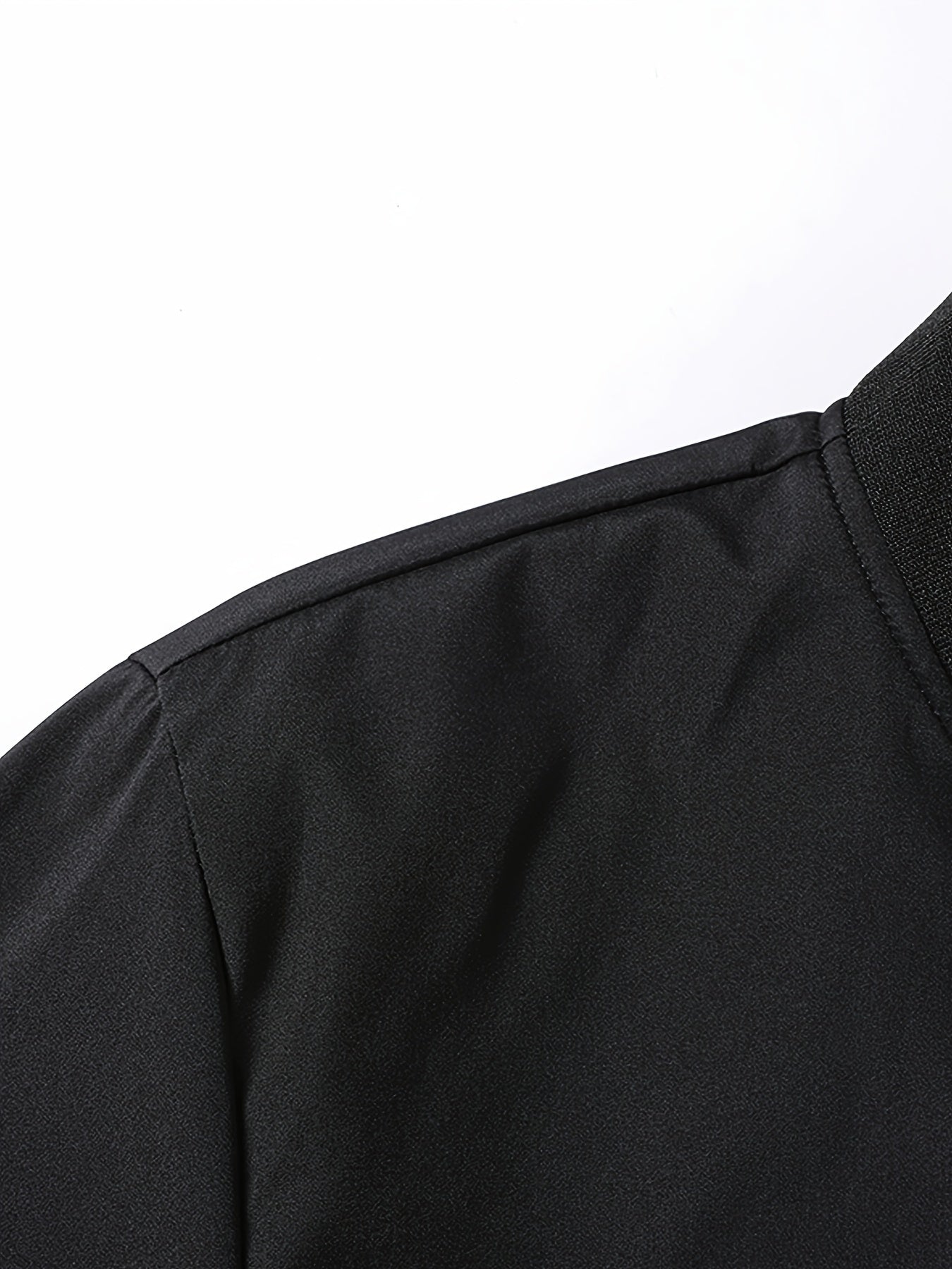 Men's Lightweight Spring Fall Windbreaker Jacket Coat Men's Windproof Outdoor Casual Stylish Zipper Pocket Jacket