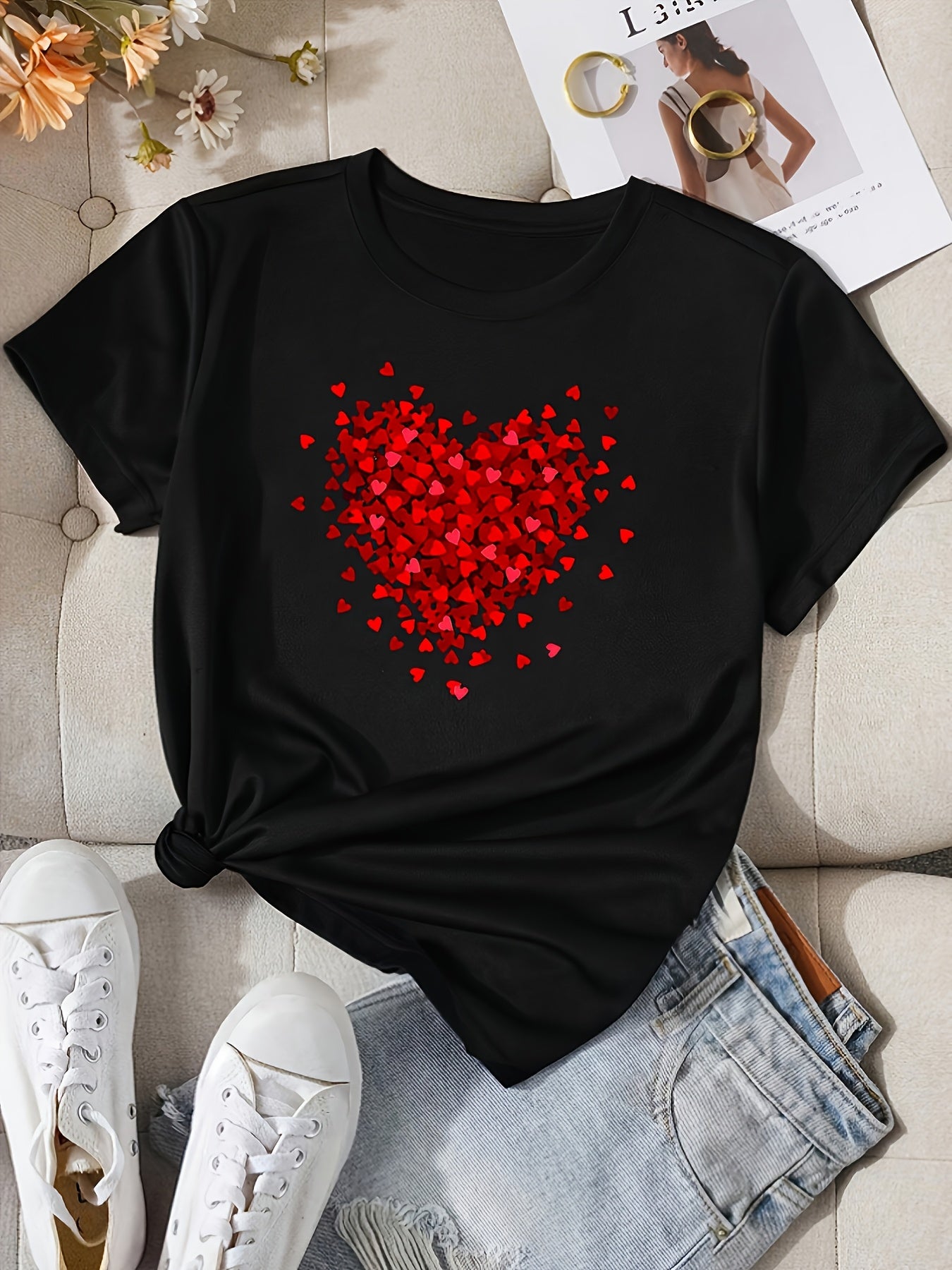 A Stylish Women'S T-Shirt Featuring a Unique Red Heart Design, Perfect for Valentine'S Day, with Short Sleeves And a Casual Round Neck, Suitable for Spring And Summer Wear.