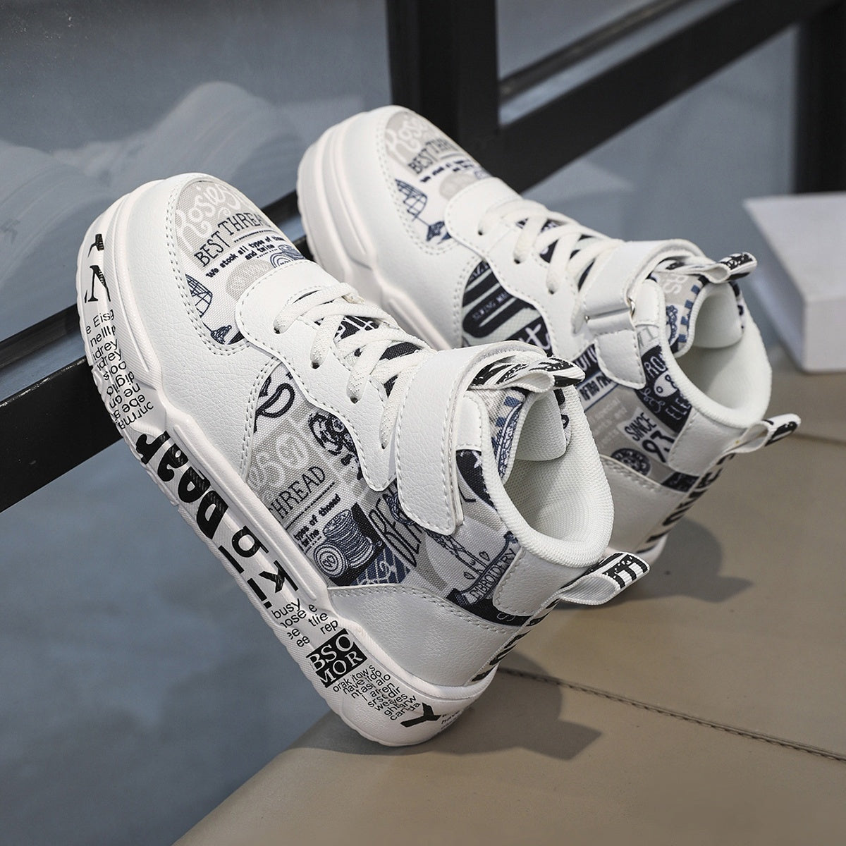 ' New Soft-Soled Sneakers - Random Letter Decor, Comfortable Outdoor Anti-Slip Skate Shoes, All-Season Trendy Unisex Casual Shoes for and